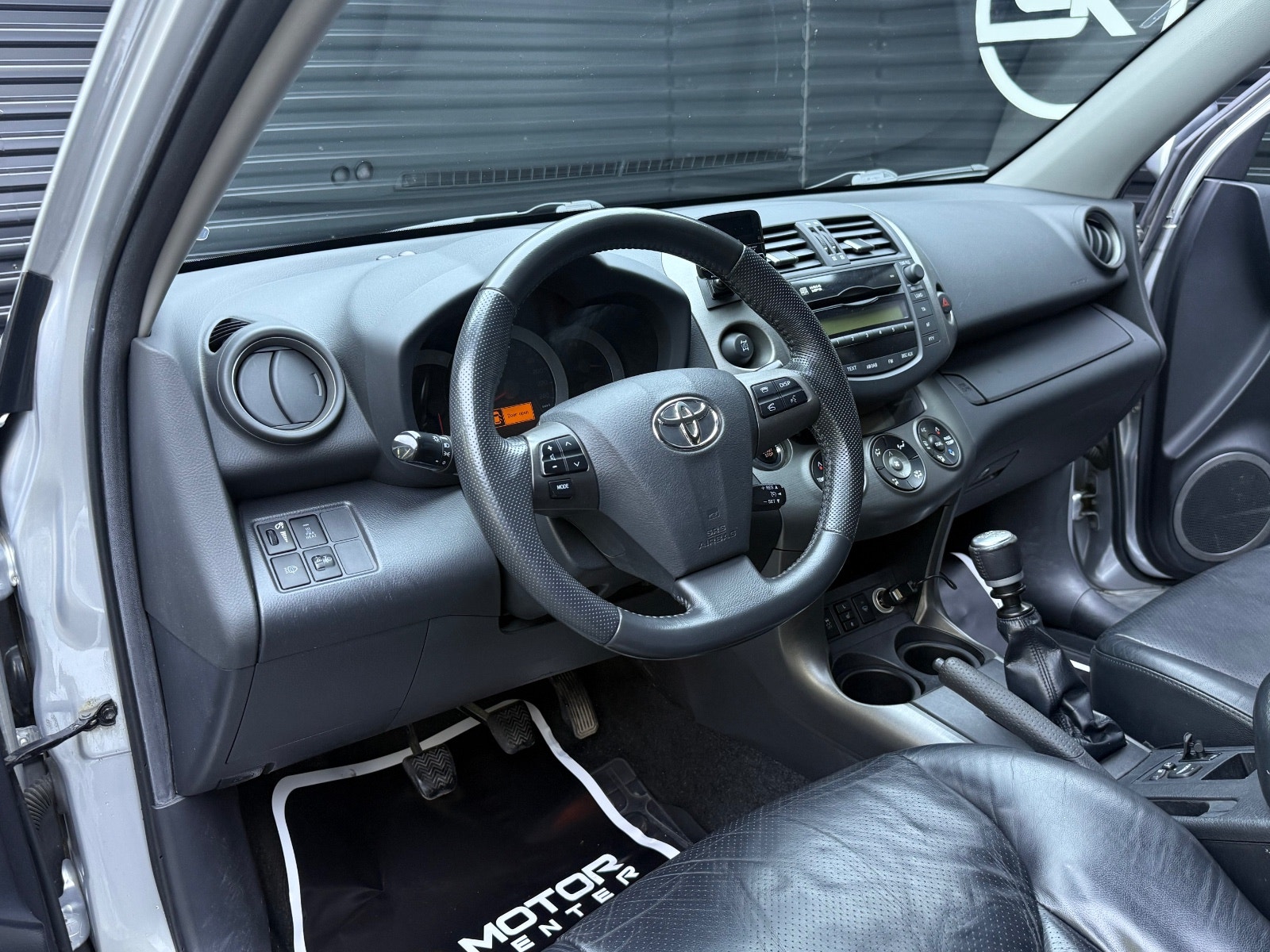 Hovedbilde av Toyota RAV4