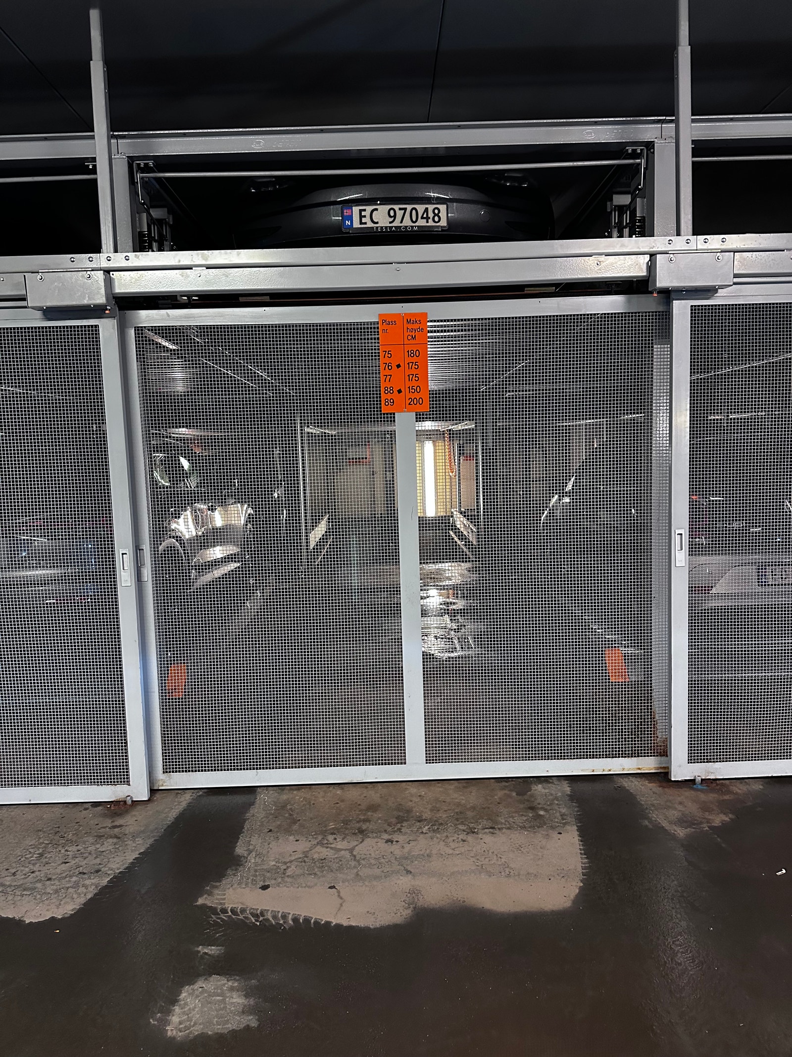 Privat 3 stk Oppvarmet garasjeplasser selges eller leies ut -