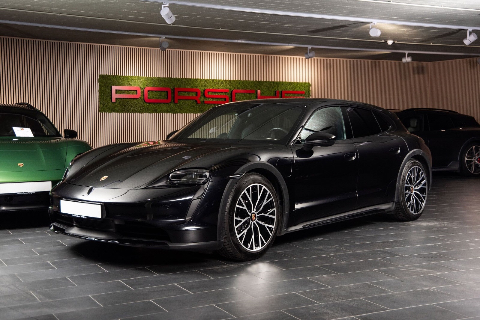 Porsche Taycan Cross Turismo 4 Cross Turismo SportChrono/Fullskinn/18-veis/BOSE/ACC+ 2022, 76&nbsp;700 km, kr 629&nbsp;000,-