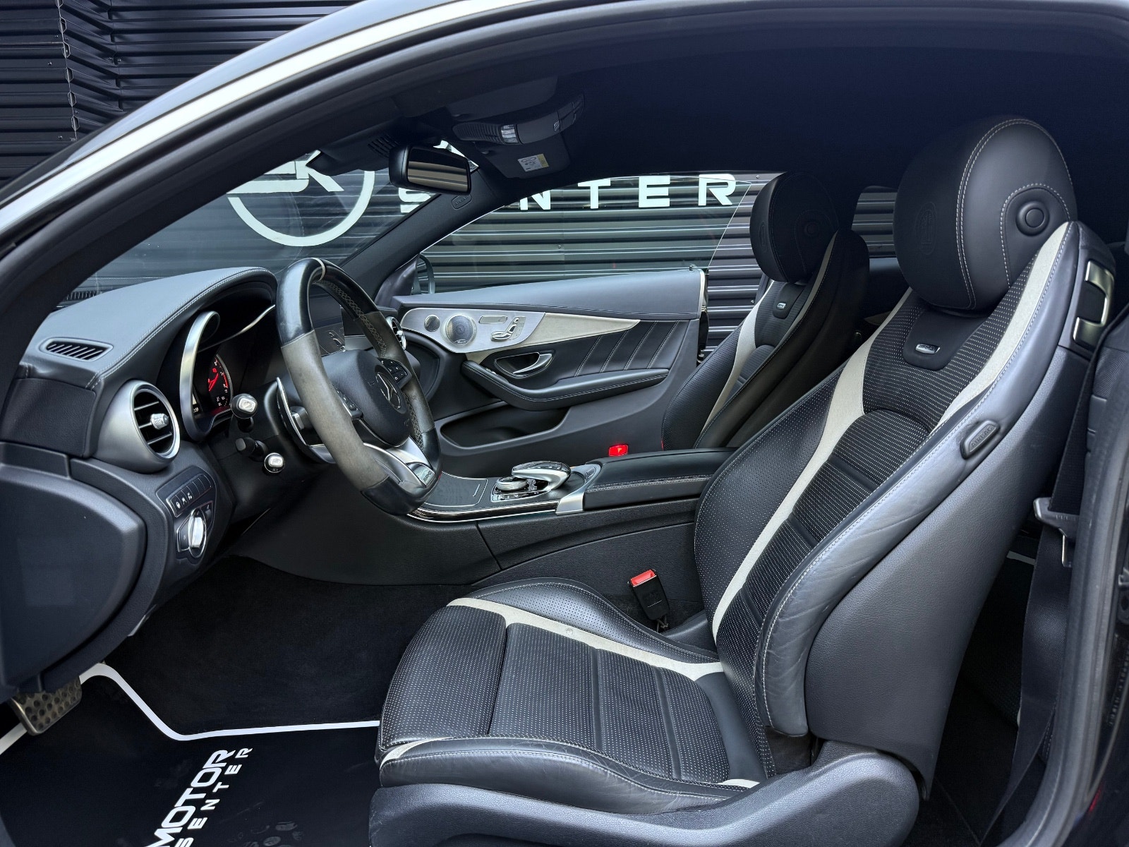 Hovedbilde av Mercedes-Benz C-Klasse