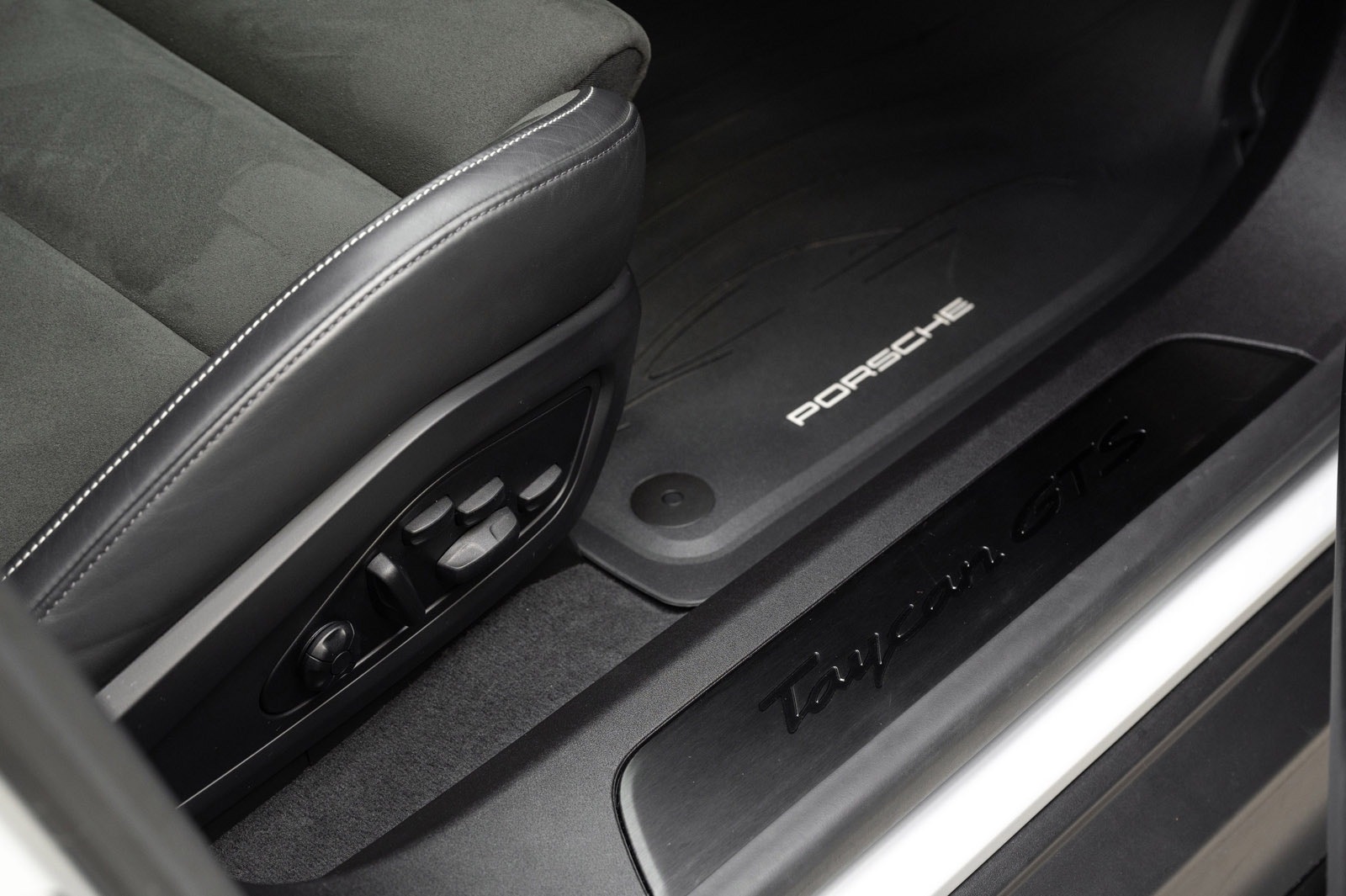 Hovedbilde av Porsche Taycan Sport Turismo