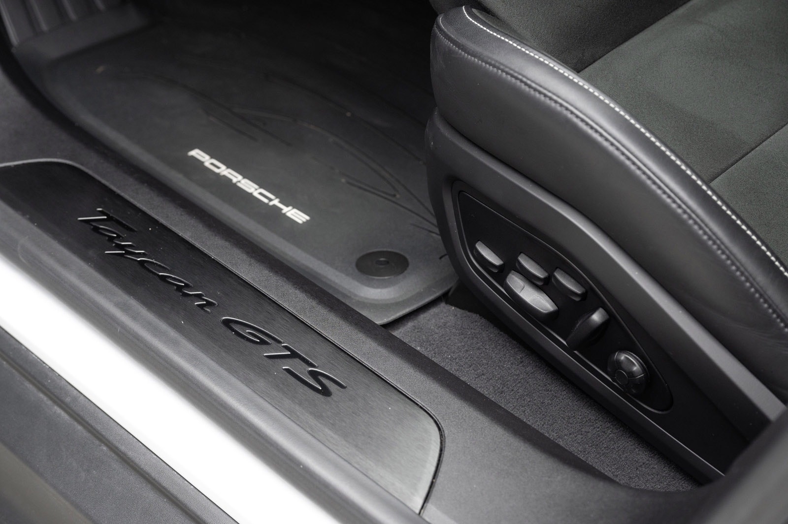 Hovedbilde av Porsche Taycan Sport Turismo