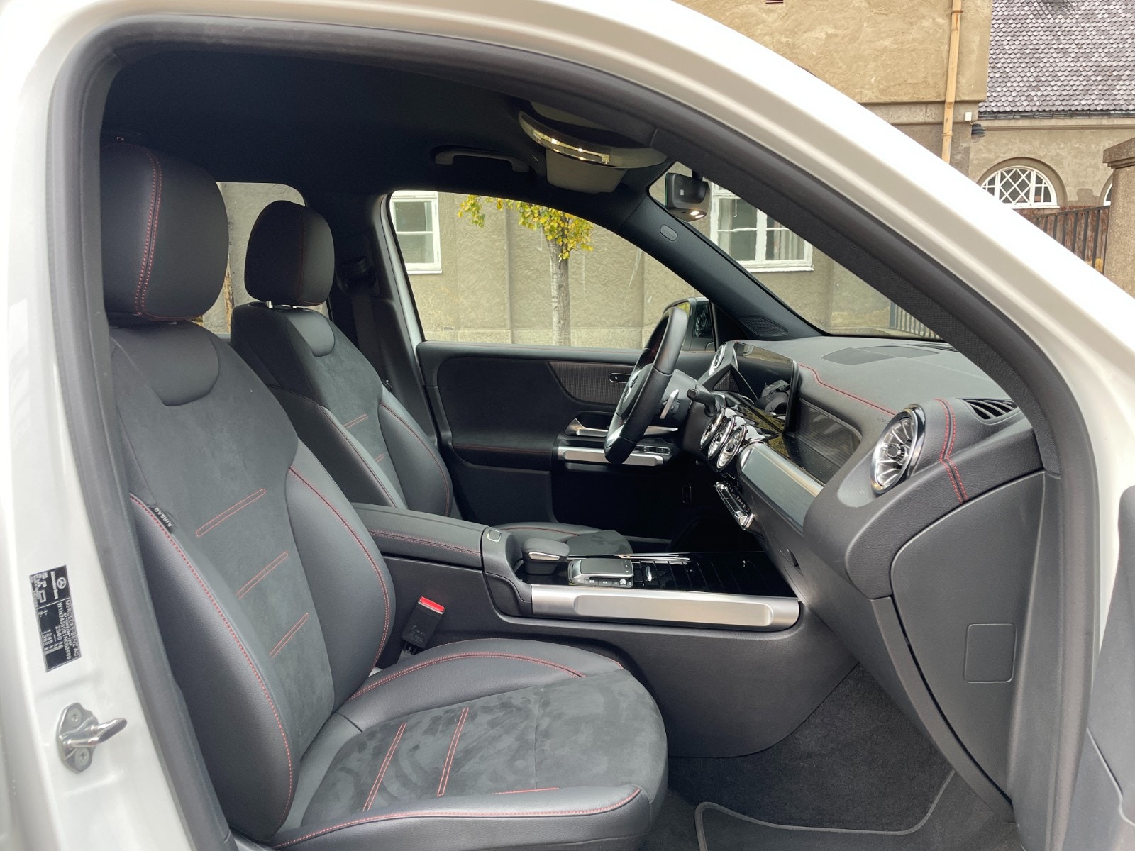 Hovedbilde av Mercedes-Benz EQB-Klasse