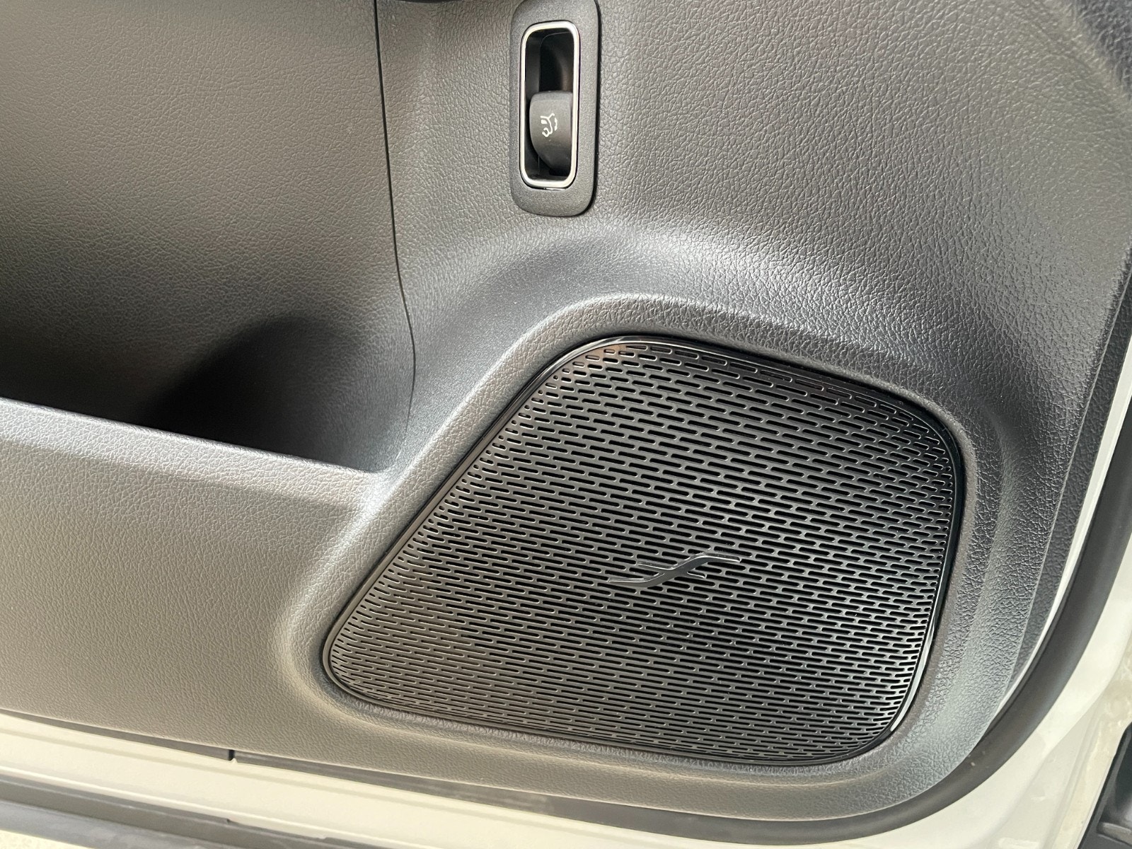 Hovedbilde av Mercedes-Benz EQB-Klasse