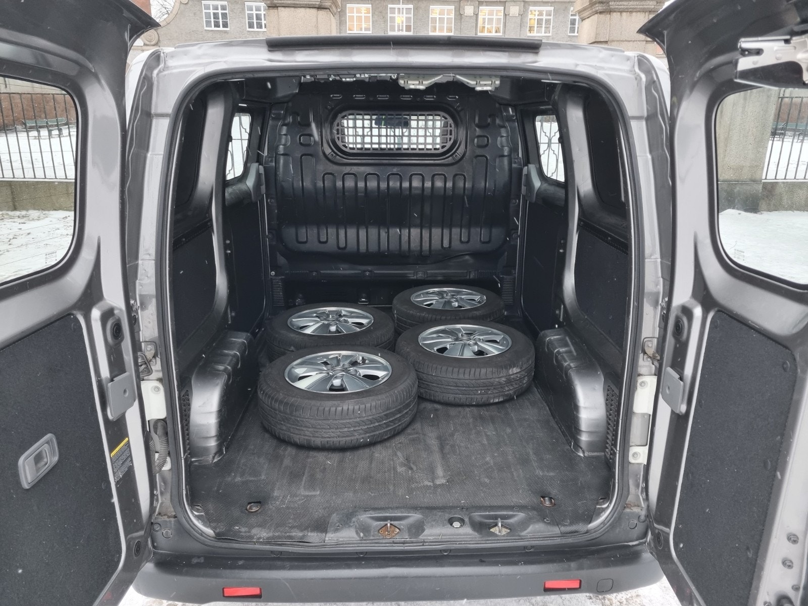 Hovedbilde av Nissan e-NV200