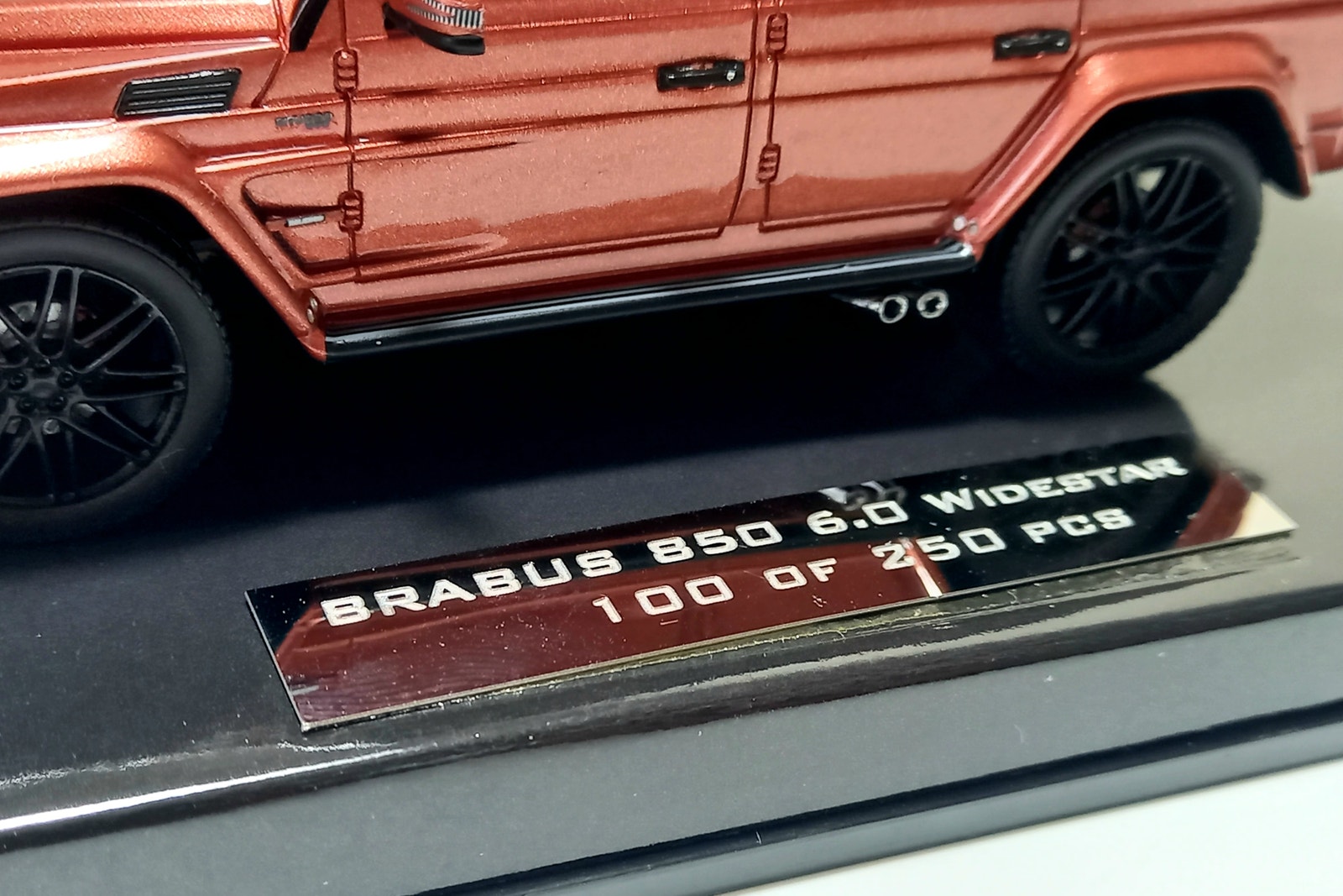 1:43 Minichamps Brabus 850 6.0 (2016) | FINN-torget