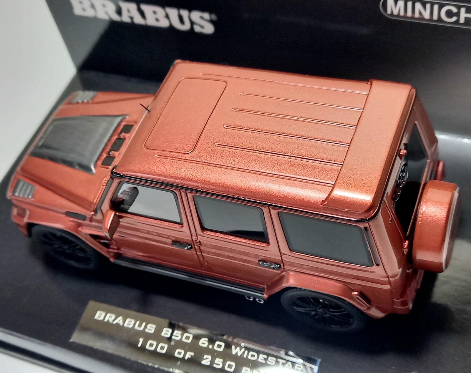 1:43 Minichamps Brabus 850 6.0 (2016) | FINN-torget
