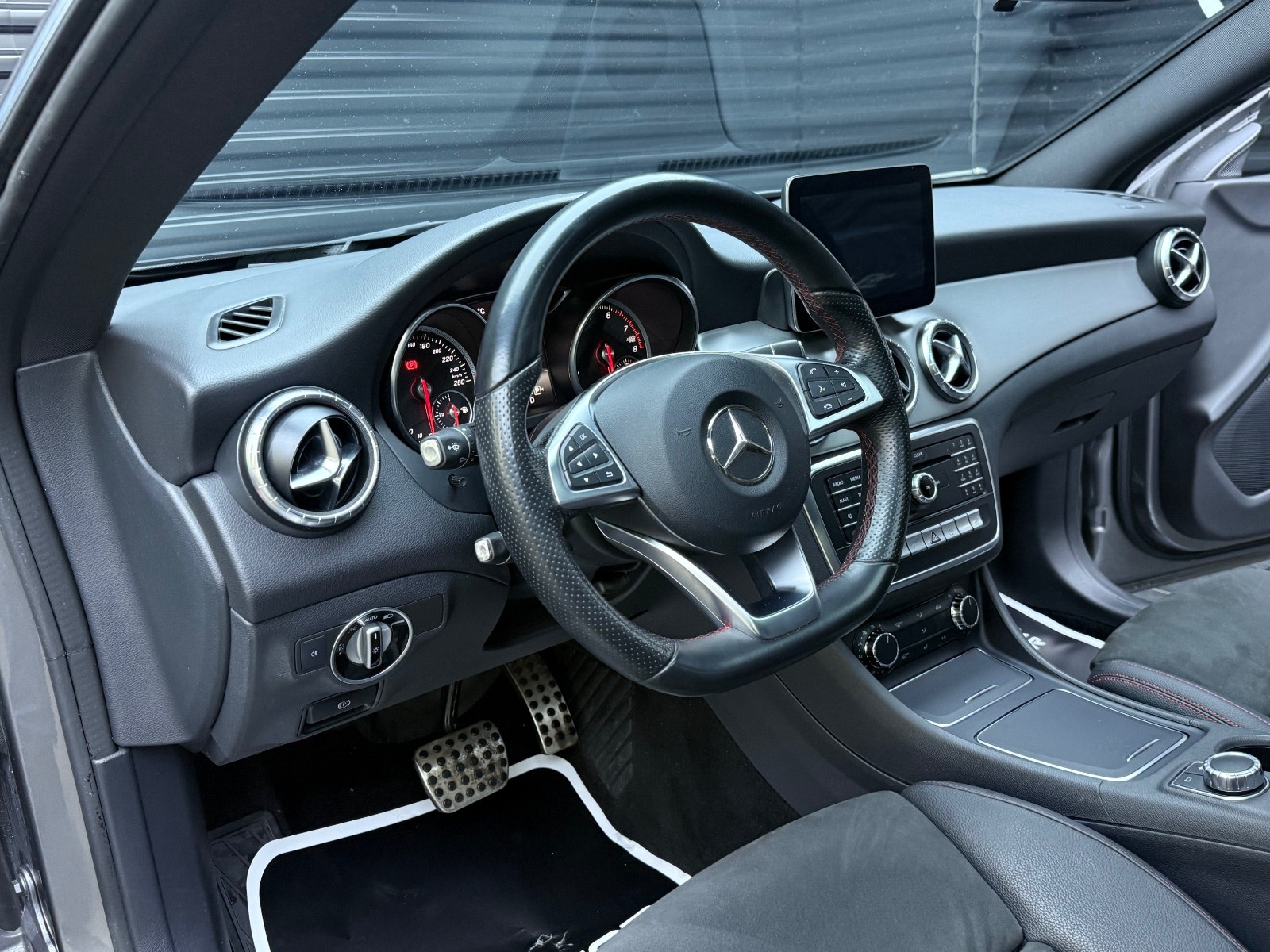 Hovedbilde av Mercedes-Benz CLA-Klasse