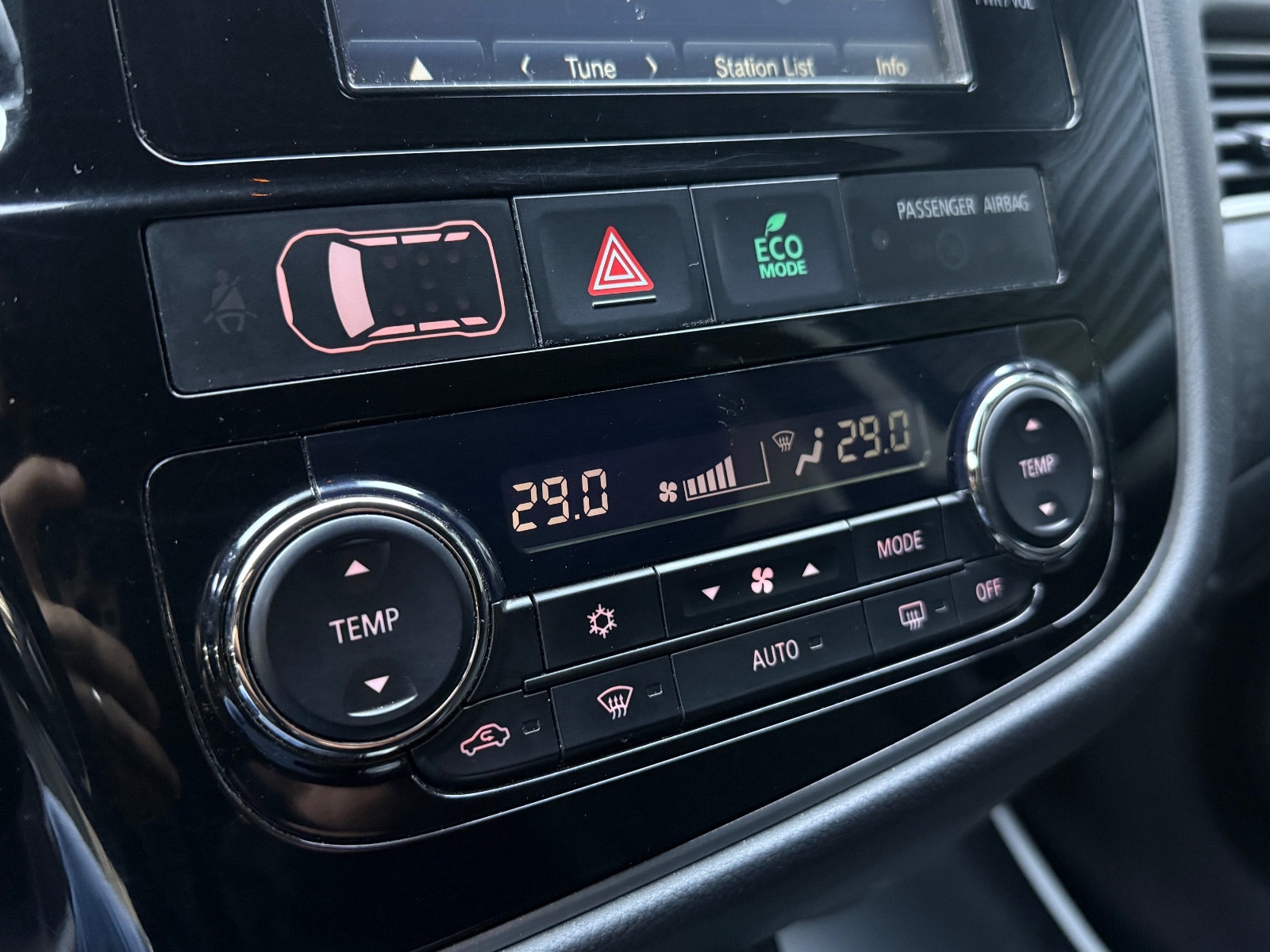 Hovedbilde av Mitsubishi Outlander