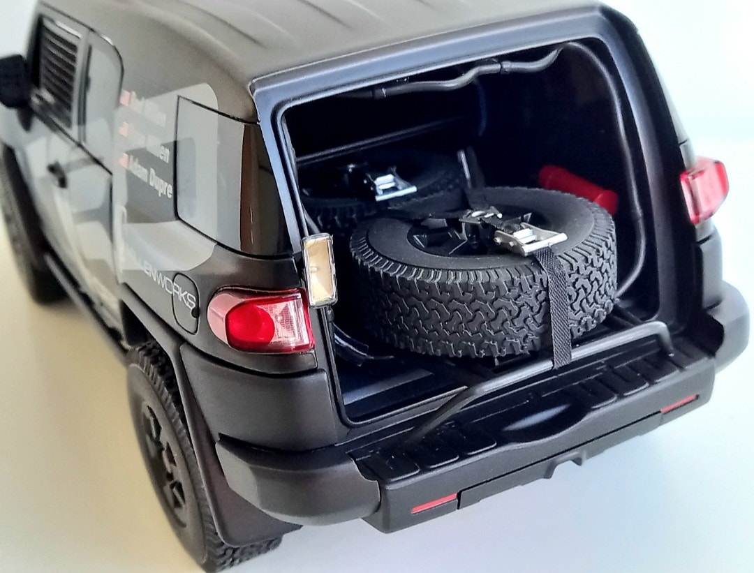 ⭐︎新品未開封⭐︎AUTOart 1:18 FJ CRUISER 黒 非売品 Amazon | AUTOart 1/18 トヨタ FJ クルーザー (ブラック) 完成品