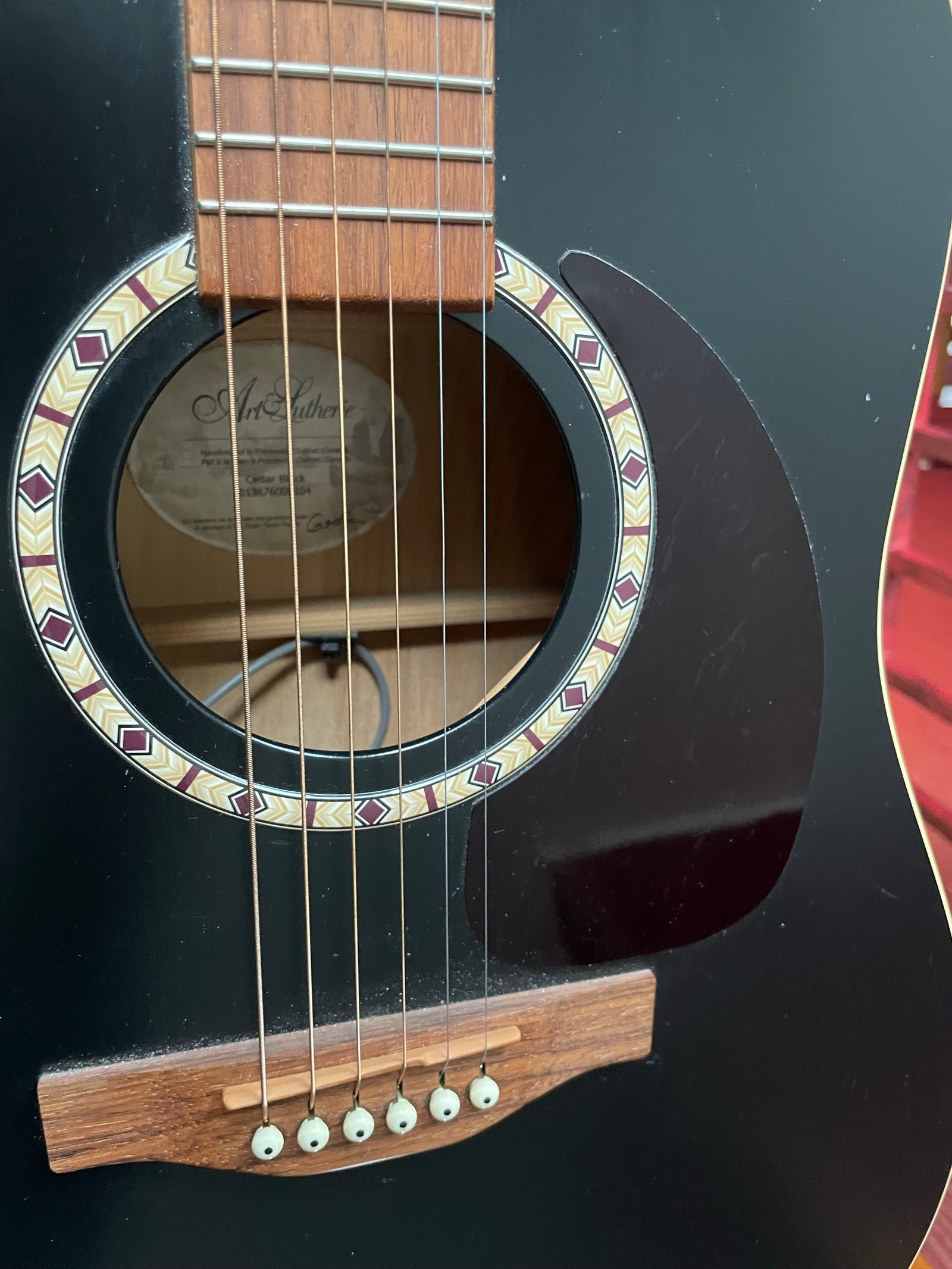 Art & Lutherie Cedar Black akustisk gitar med gigbag | FINN-torget