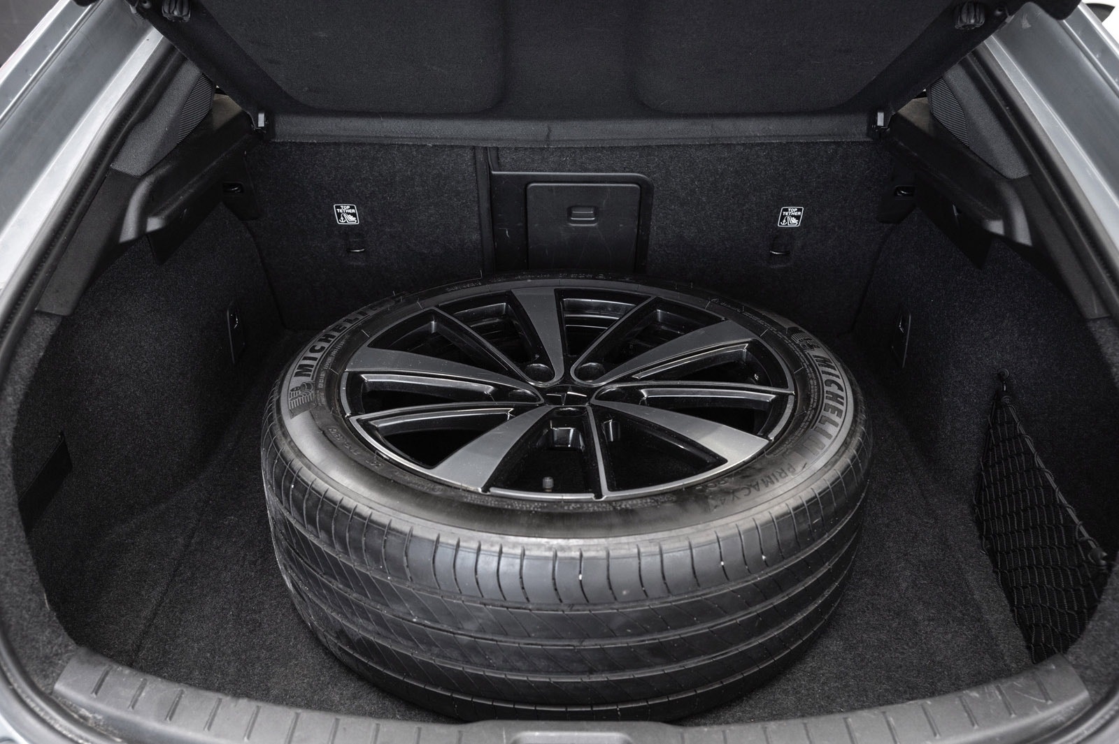 Hovedbilde av Polestar 2