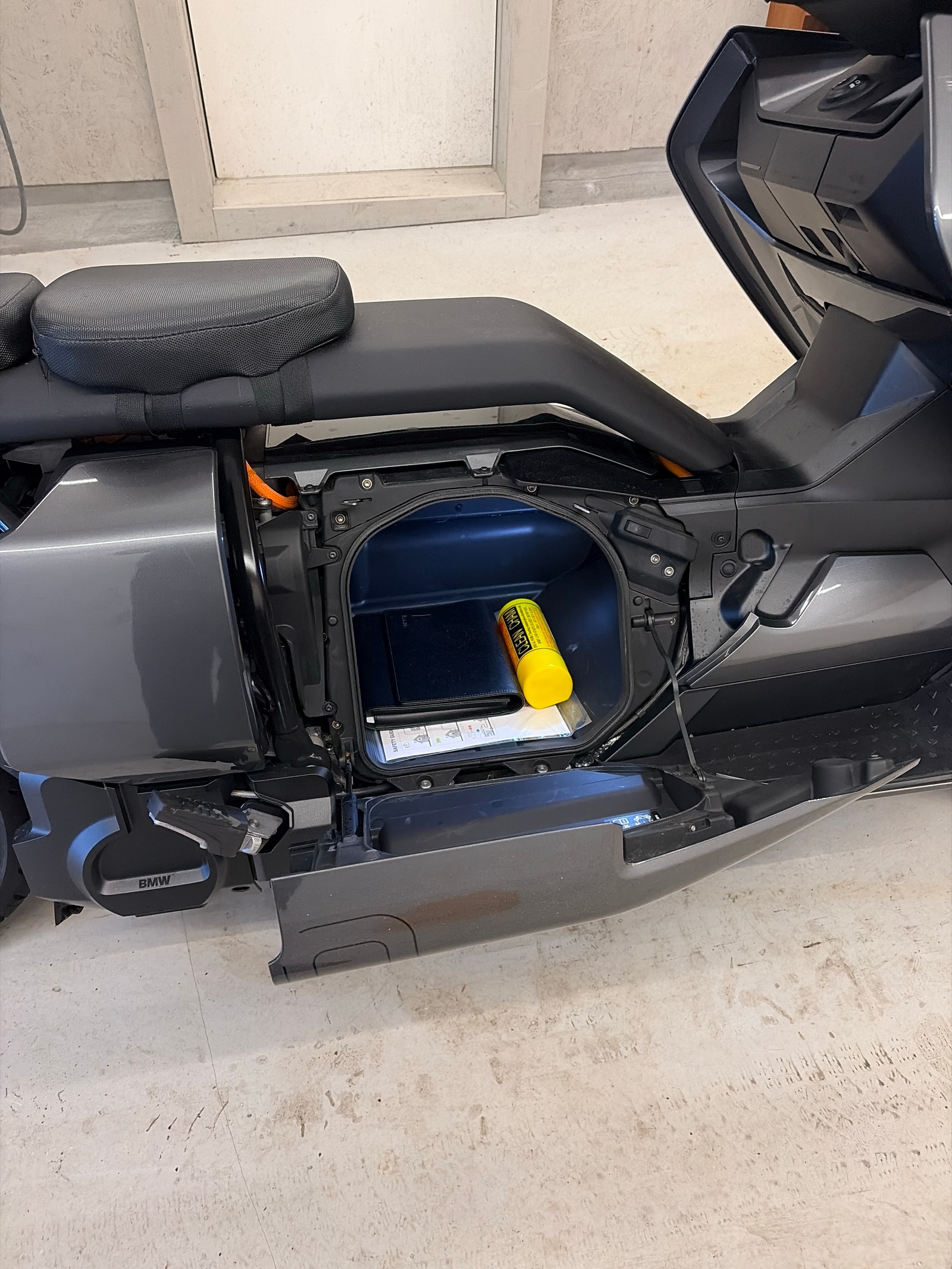 Vide-poche BMW R1250RT 2020 - Pièce Moto D'occasion - Fabriqué En France