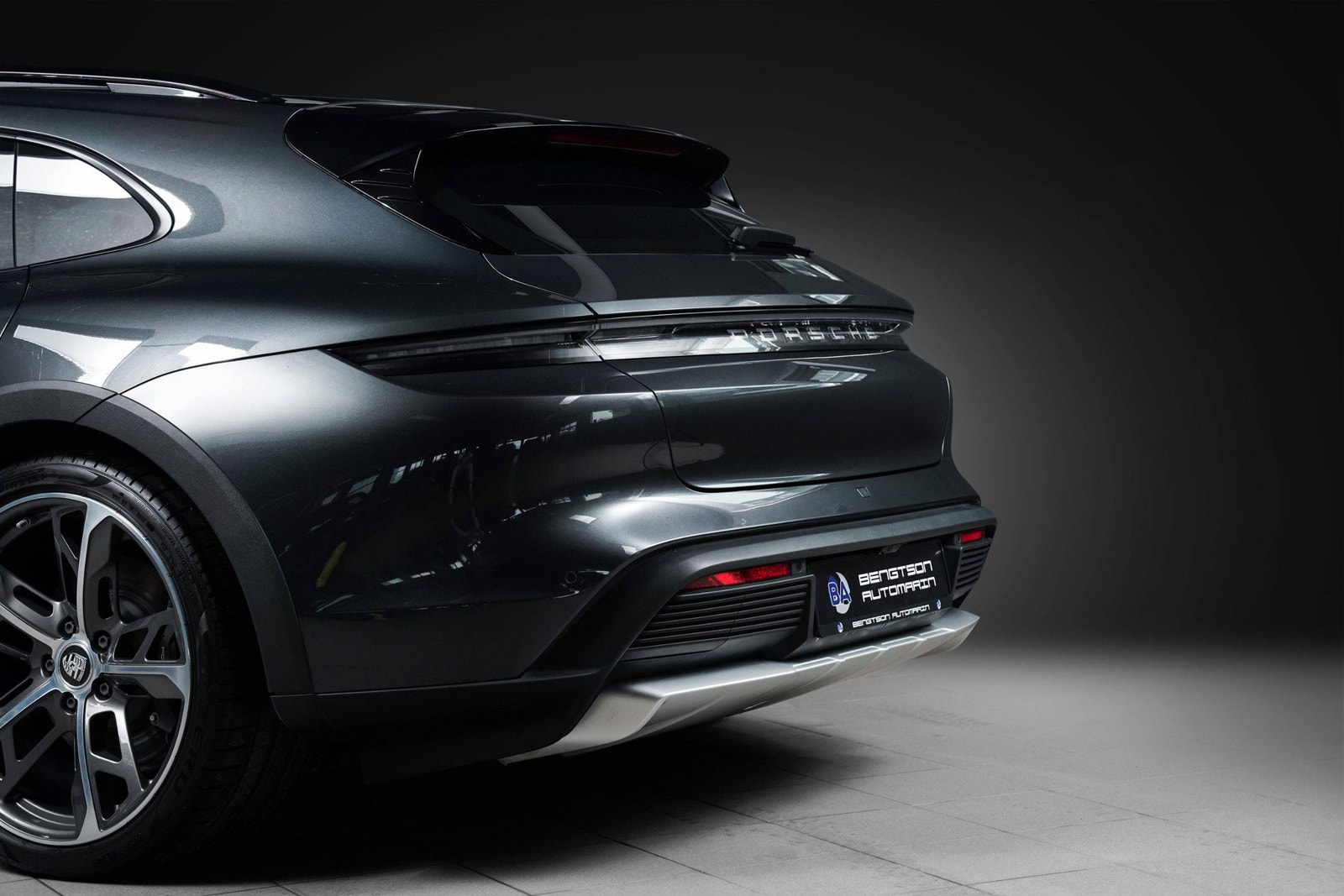 Hovedbilde av Porsche Taycan Cross Turismo