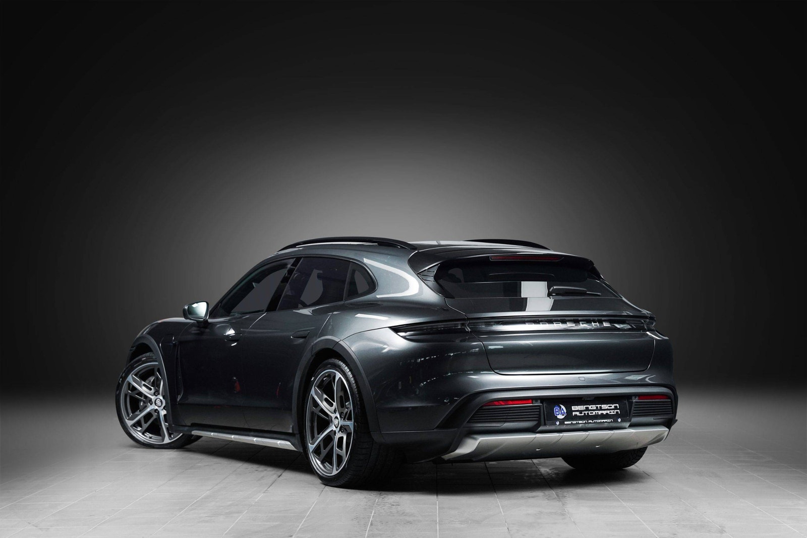 Hovedbilde av Porsche Taycan Cross Turismo