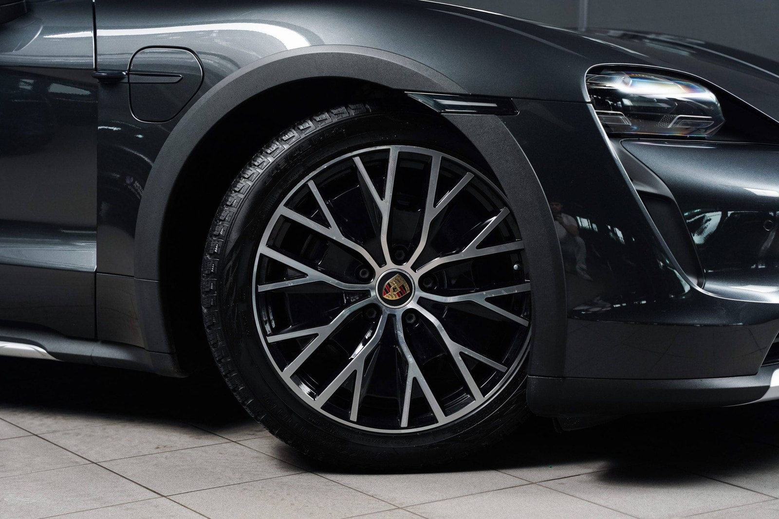 Hovedbilde av Porsche Taycan Cross Turismo