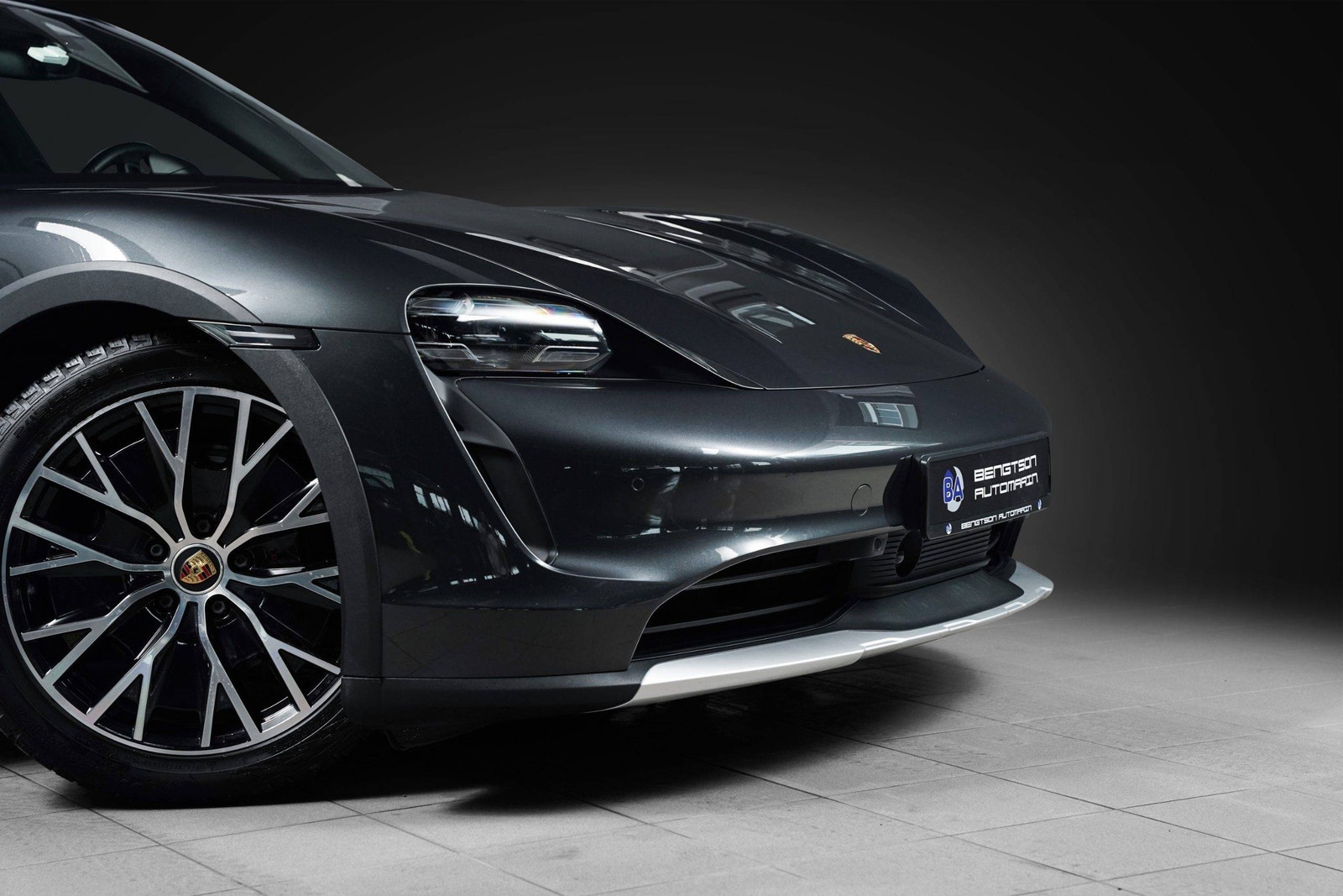 Hovedbilde av Porsche Taycan Cross Turismo