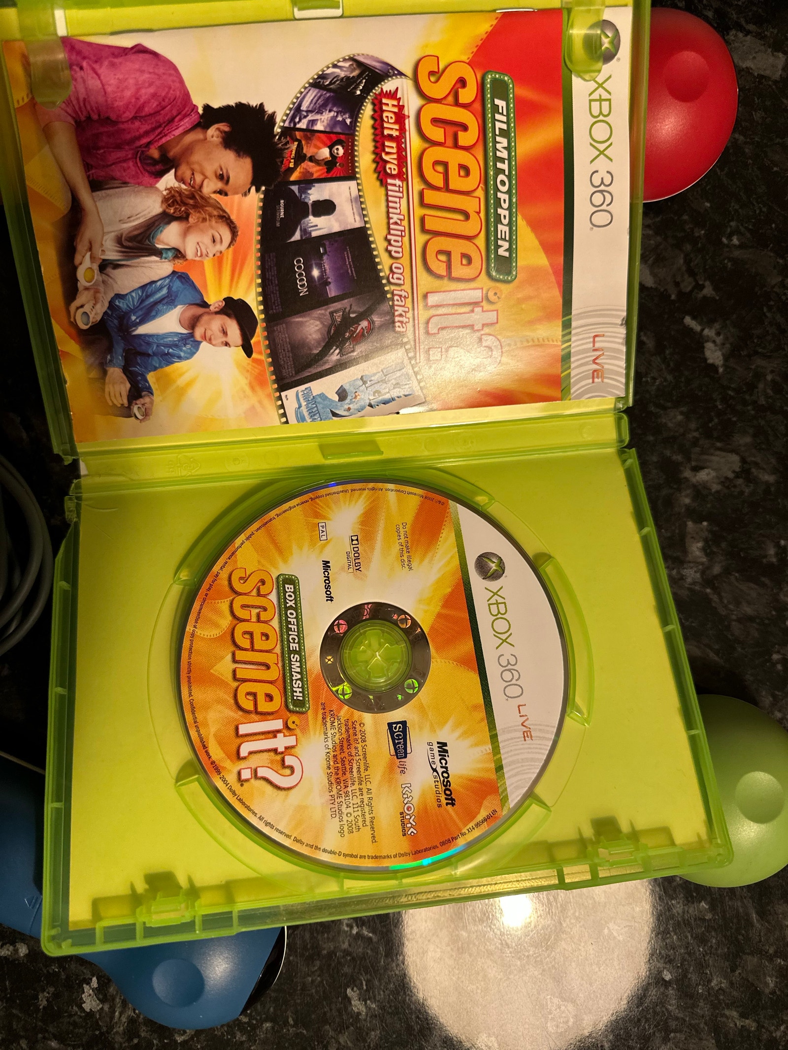 Coffret Collector Scene It? Box Office Avec 4 Buzzers Pour Xbox 360 - Version Française, état Comme Neuf (dommages Au Blister)