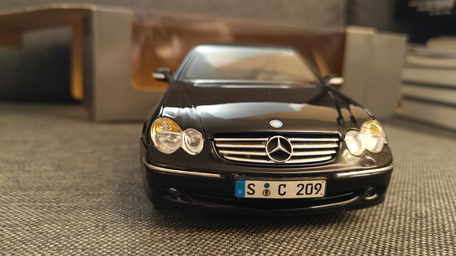 Kyosho (Dealer edition) Mercedes-Benz CLK-class Coupe C209 1:18