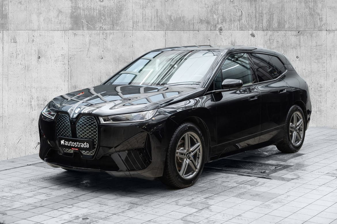 BMW iX