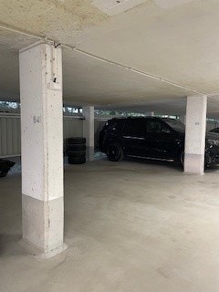Privat Tonsenhagen/Årvoll - Garasje i innendørs garasjeanlegg Anna Rogstad vei 24, Oslo 12 m² 93 500 kr Totalpris: 93 500 kr ∙ Fellesutg