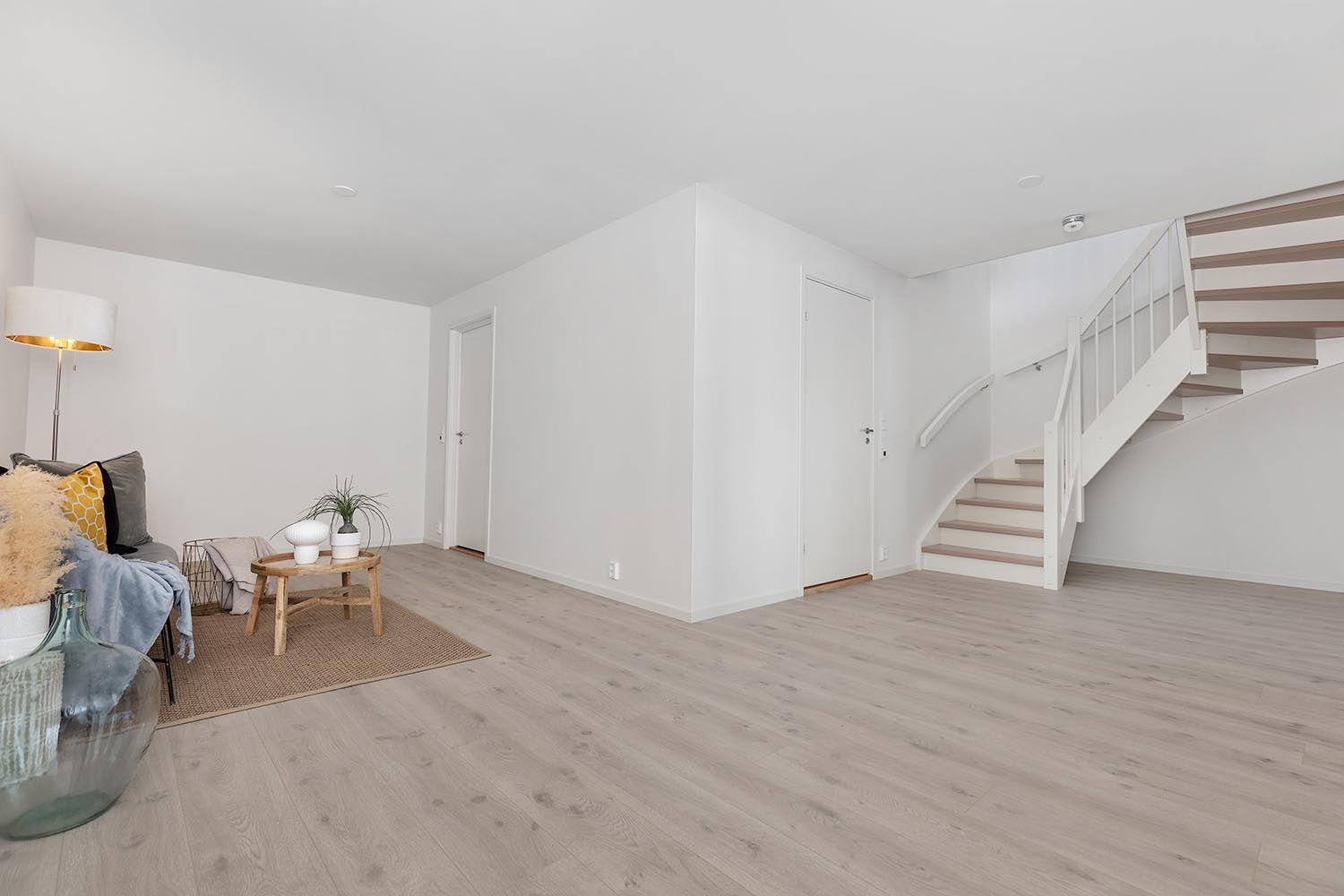 Gang/multirom i underetasjen.