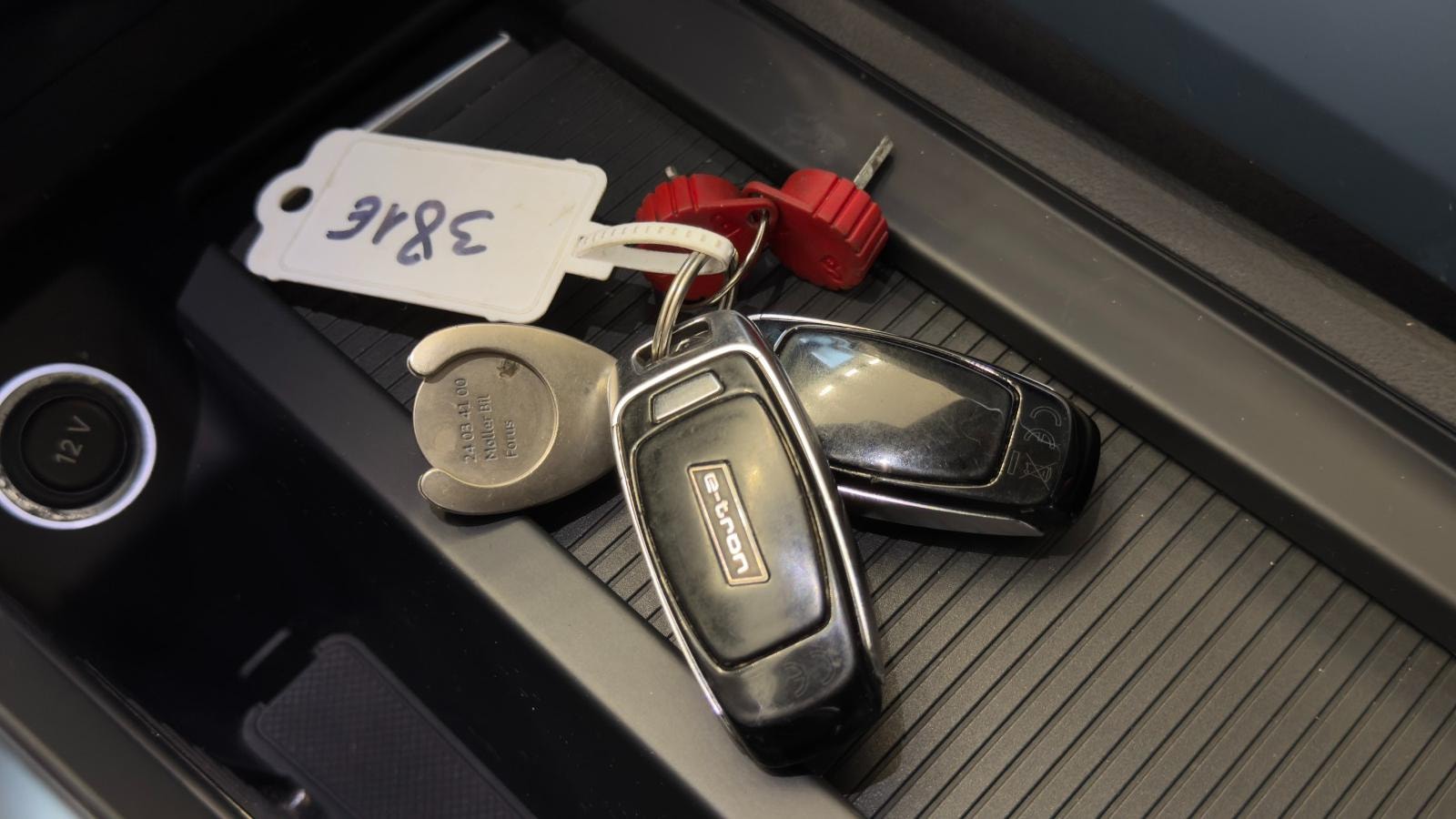 Hovedbilde av Audi e-tron