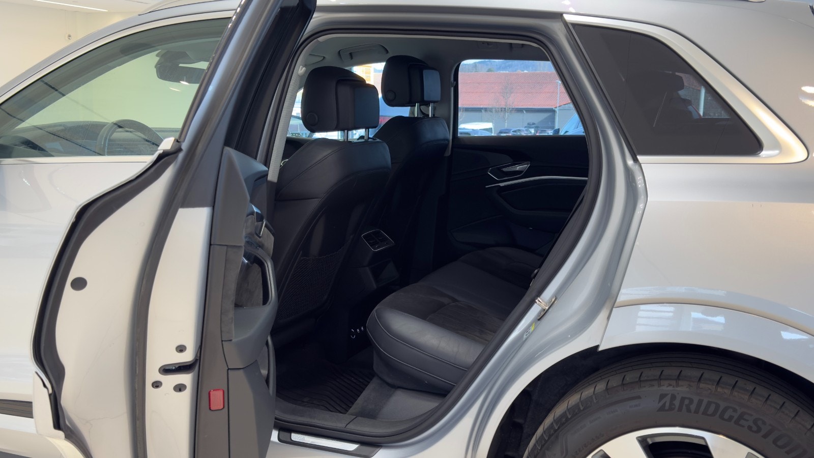 Hovedbilde av Audi e-tron