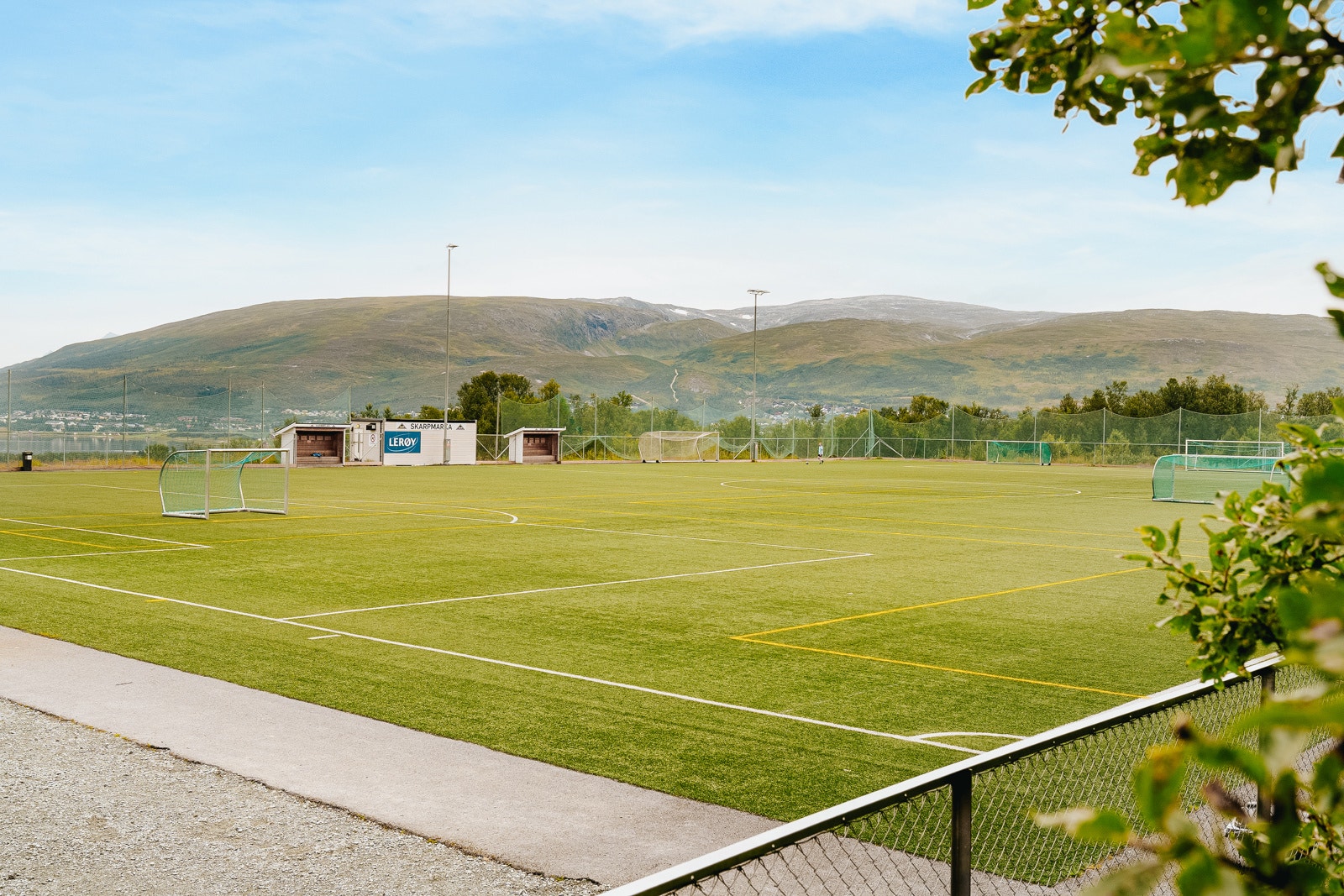 Flere skoler, barnehager og aktivitetstilbud i kort og trygg gåavstand til Einerhagen.