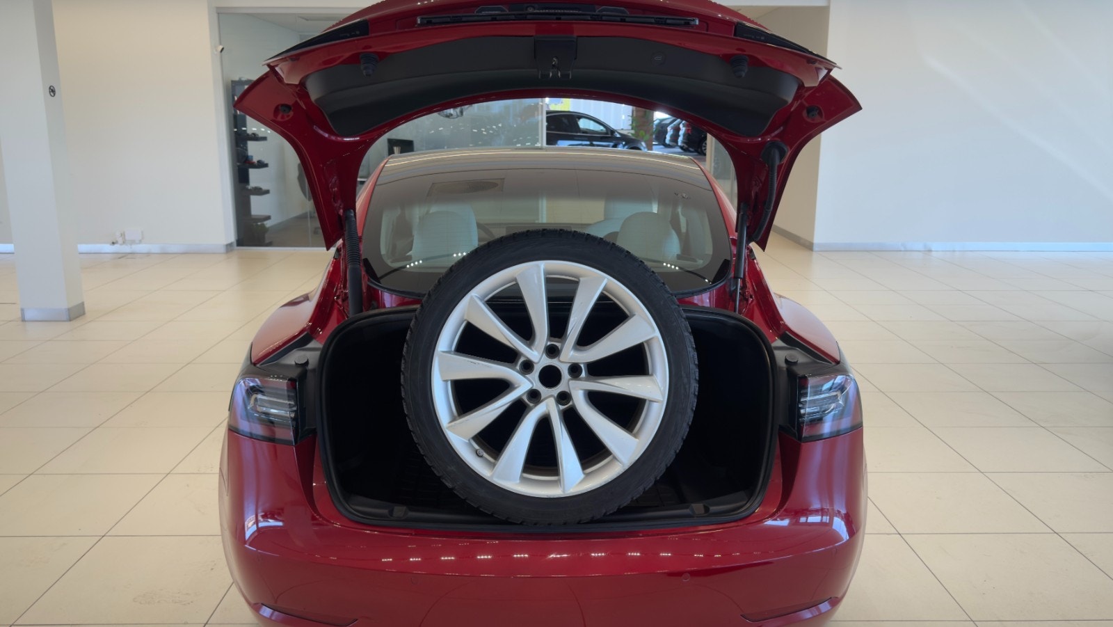 Hovedbilde av Tesla Model 3
