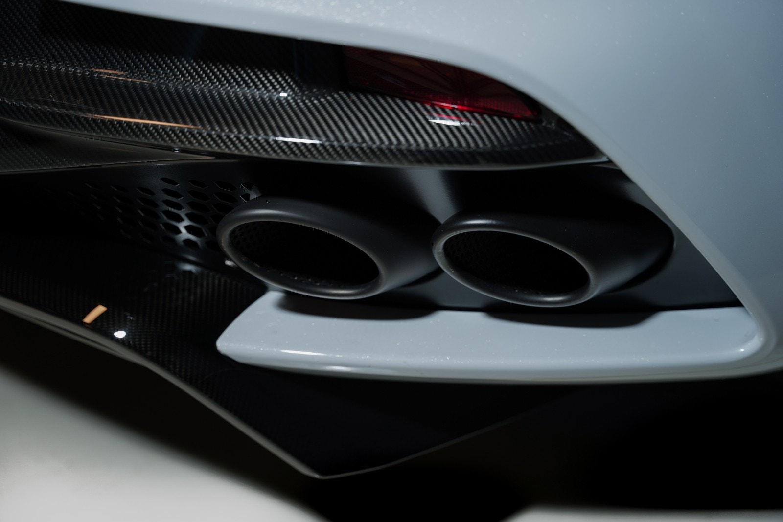 Hovedbilde av Aston Martin DBS Superleggera