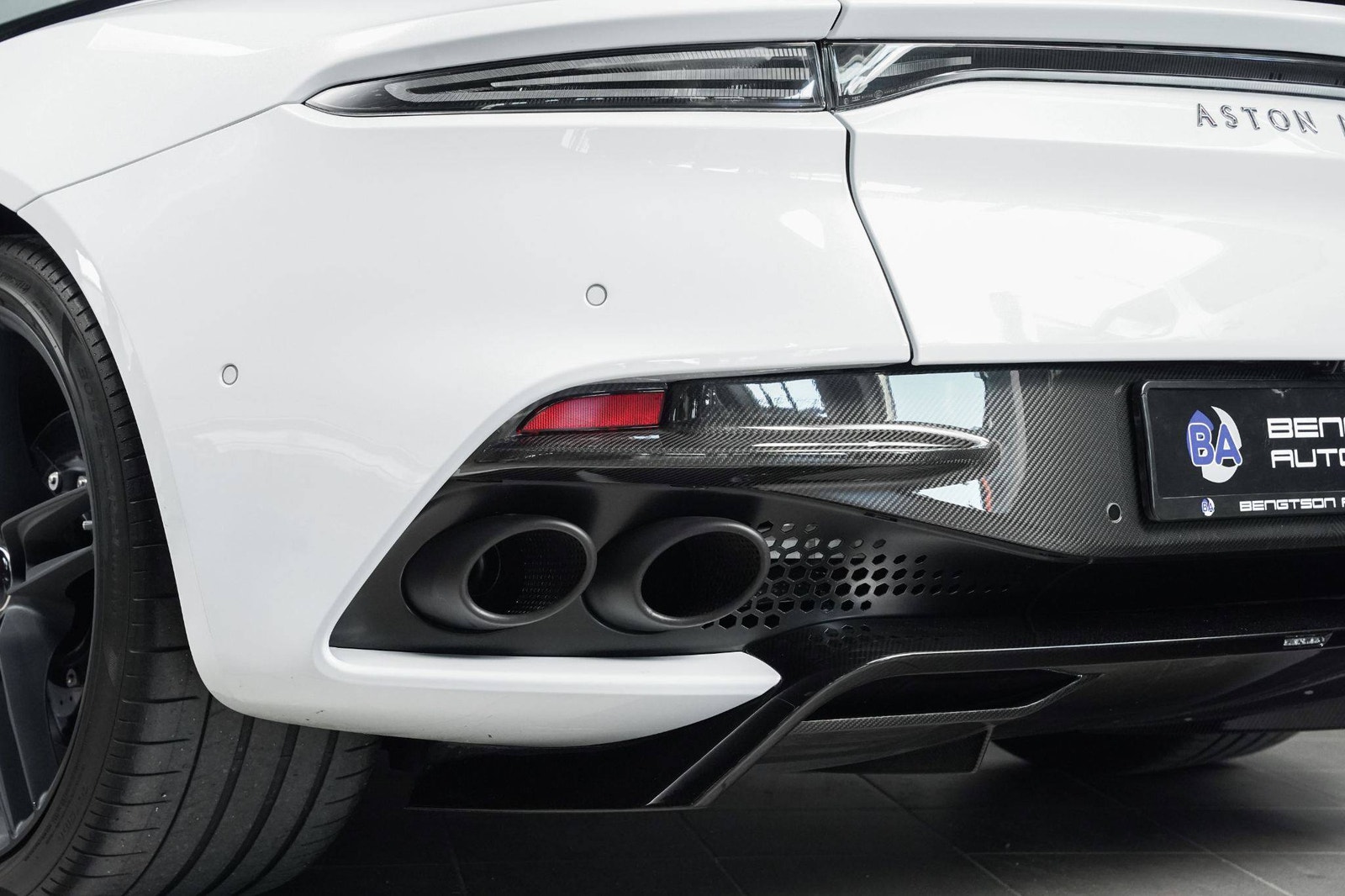 Hovedbilde av Aston Martin DBS Superleggera