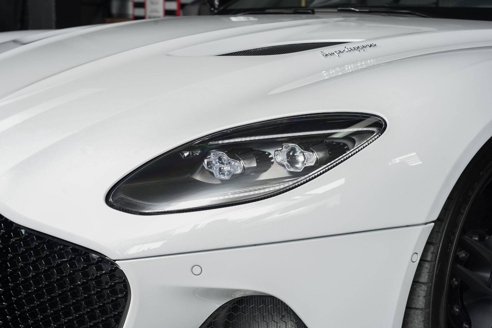 Hovedbilde av Aston Martin DBS Superleggera