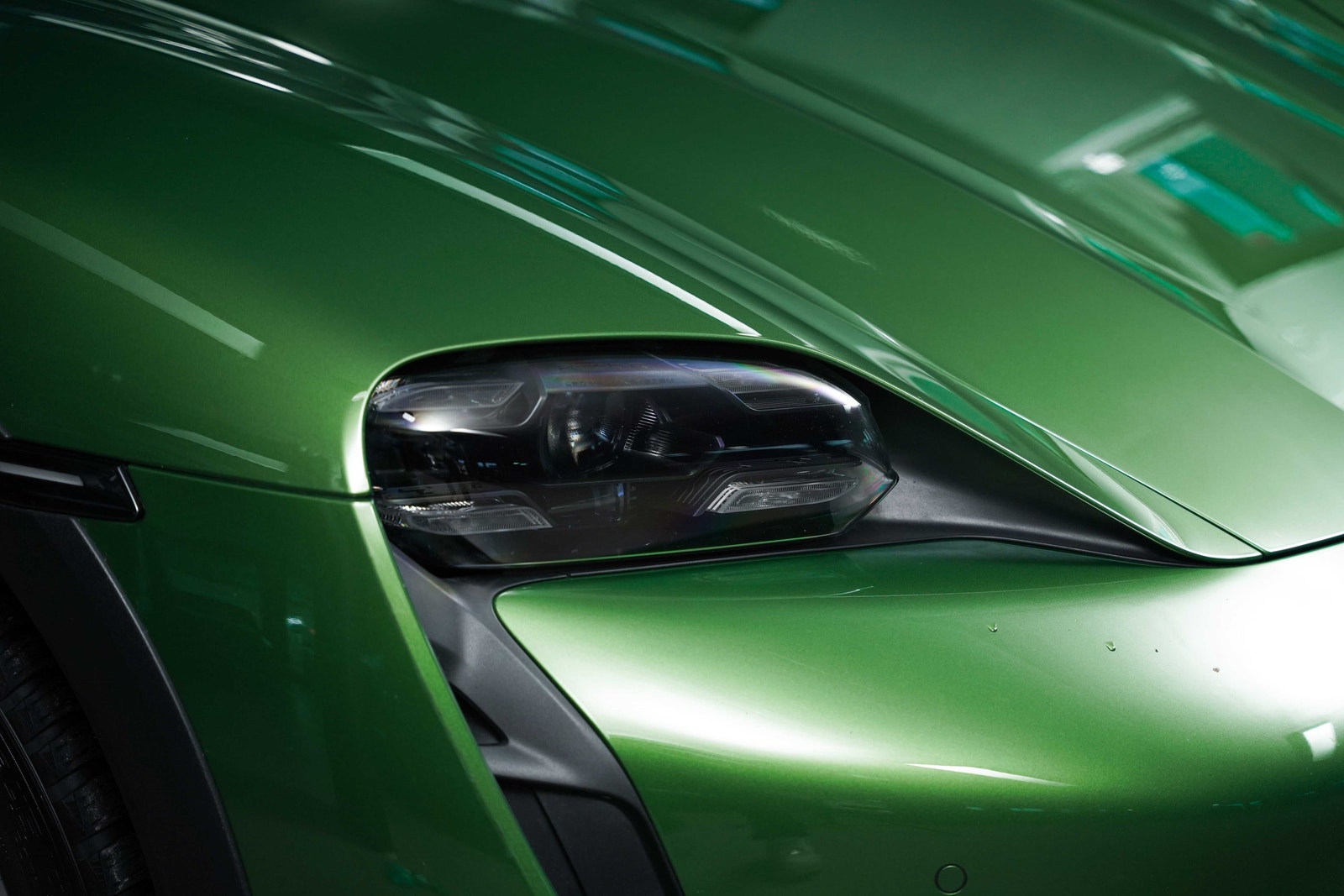 Hovedbilde av Porsche Taycan Cross Turismo