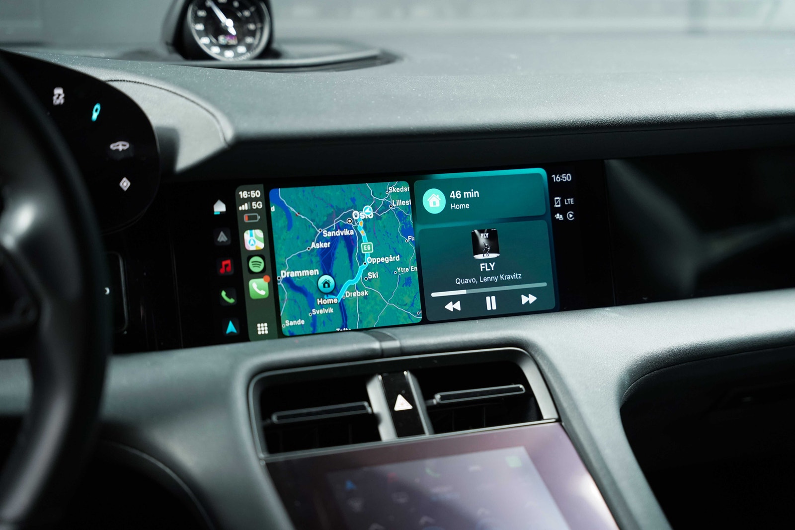 Hovedbilde av Porsche Taycan Cross Turismo