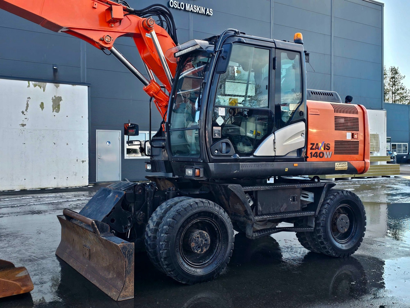 Til salgs: Hitachi ZX140W-5B, 2015 mod, 7041 timer, Rotortilt og 2