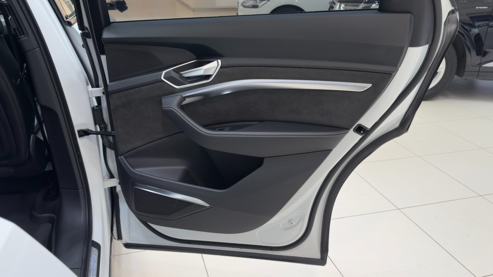 Hovedbilde av Audi e-tron S