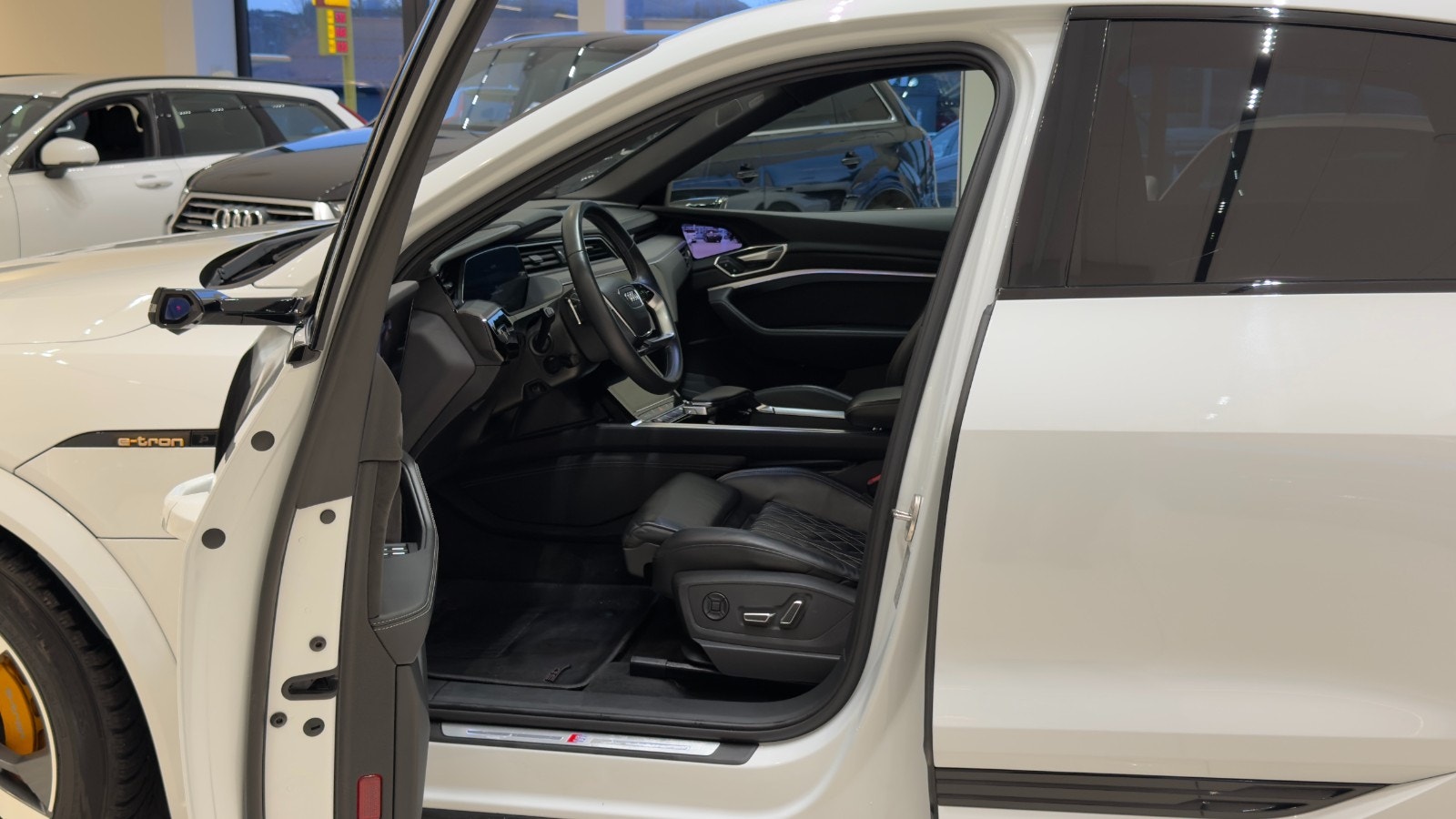 Hovedbilde av Audi e-tron S
