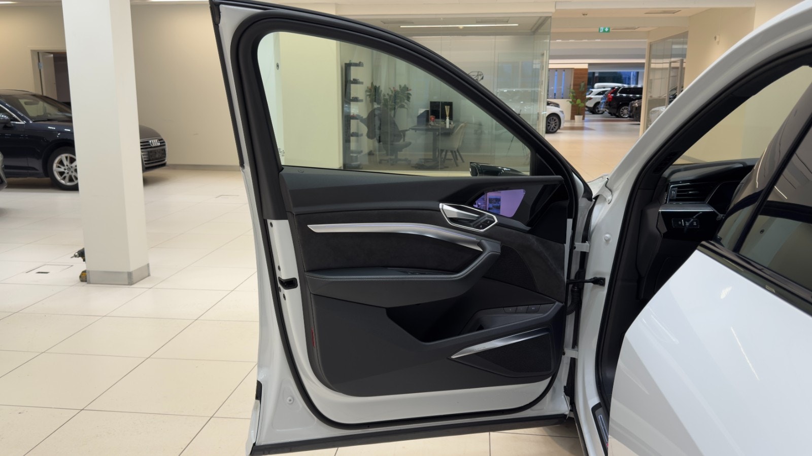 Hovedbilde av Audi e-tron S
