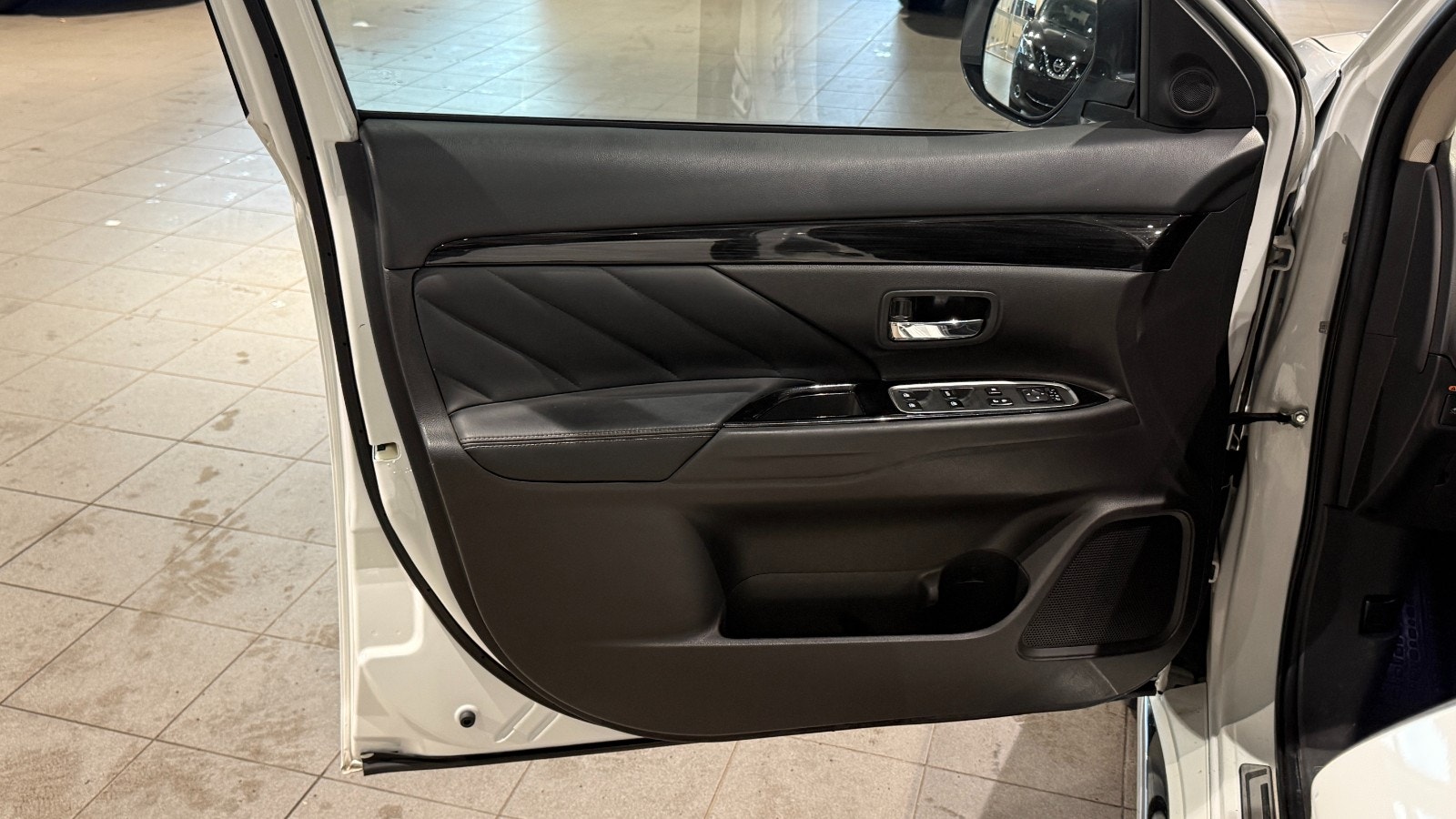 Hovedbilde av Mitsubishi Outlander