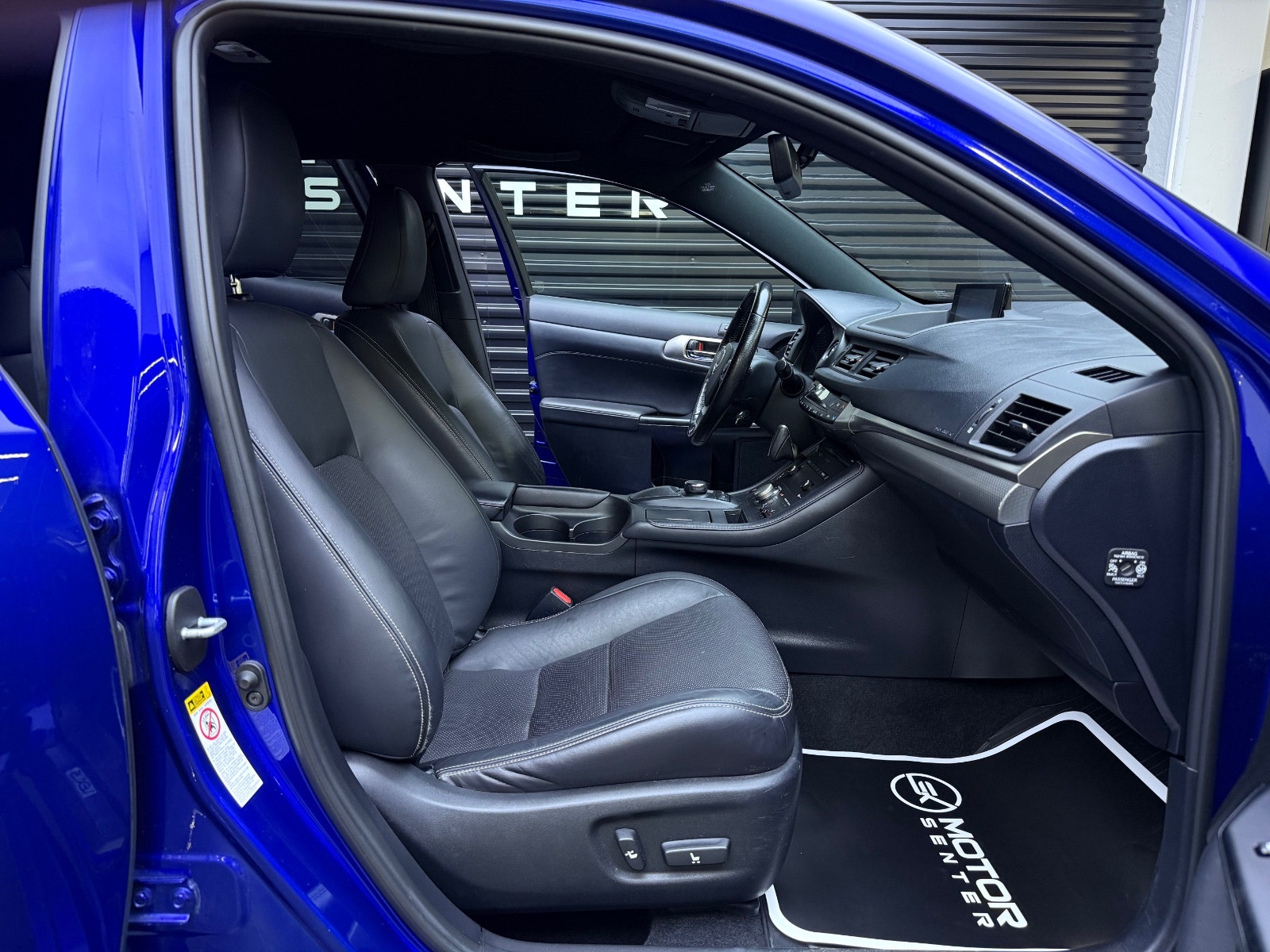 Hovedbilde av Lexus CT200h