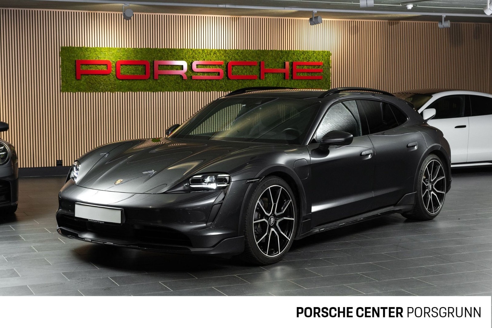 Porsche Taycan Cross Turismo