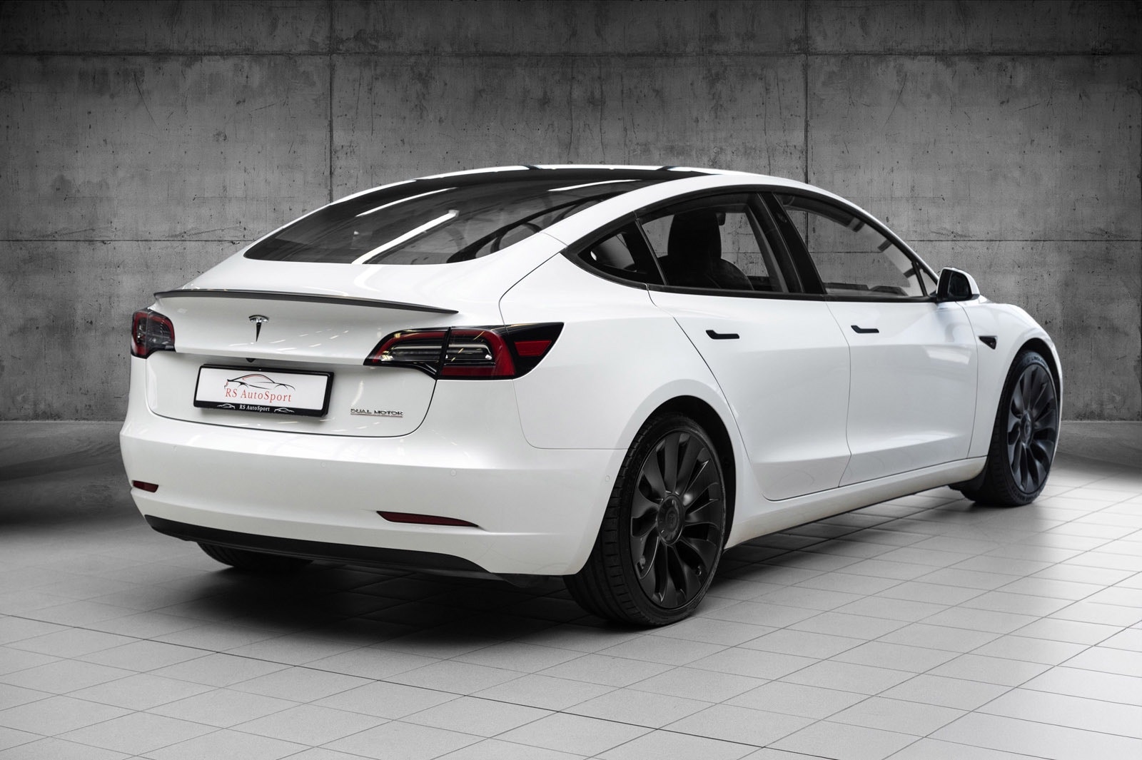 Hovedbilde av Tesla Model 3