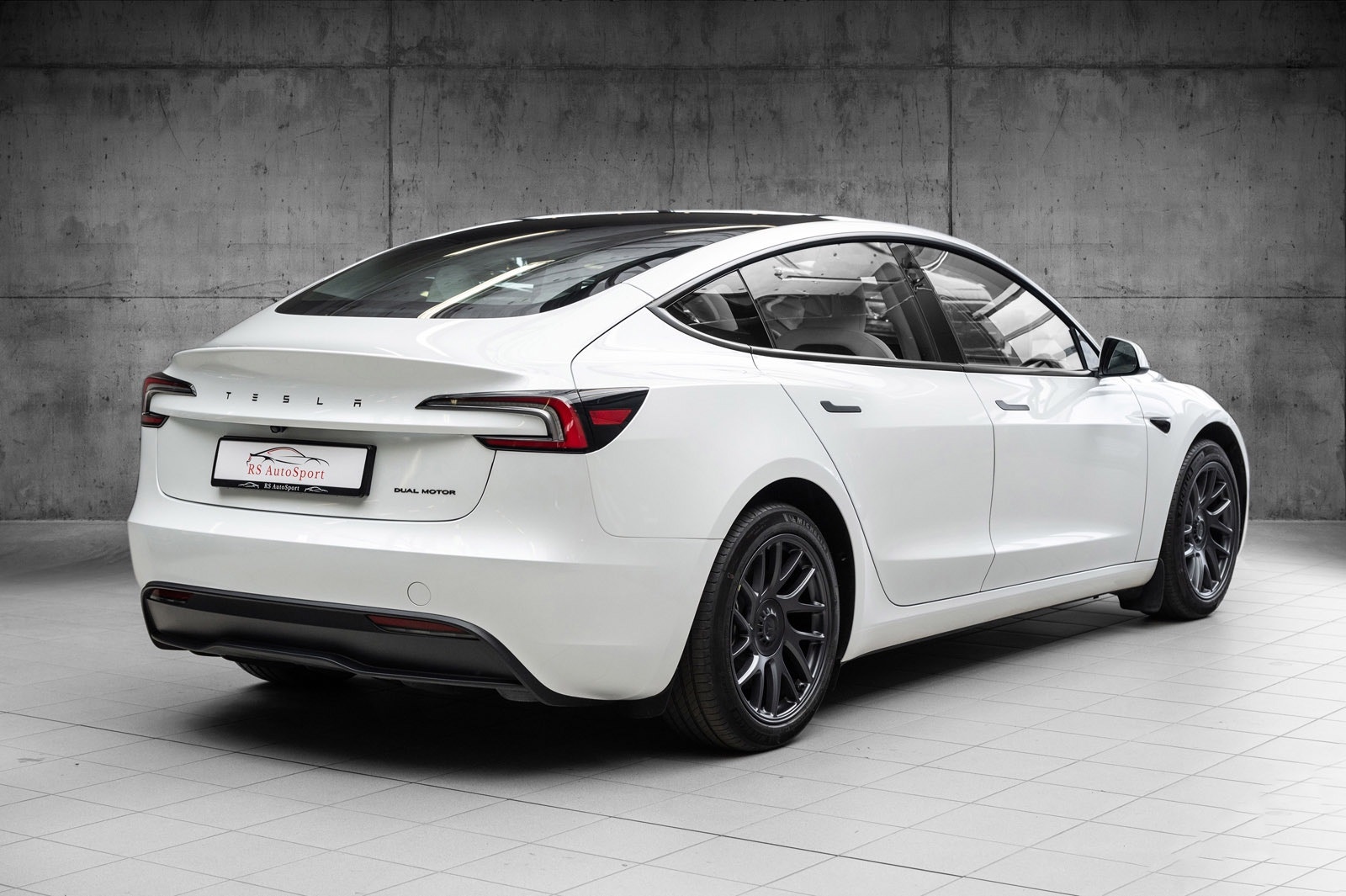 Hovedbilde av Tesla Model 3