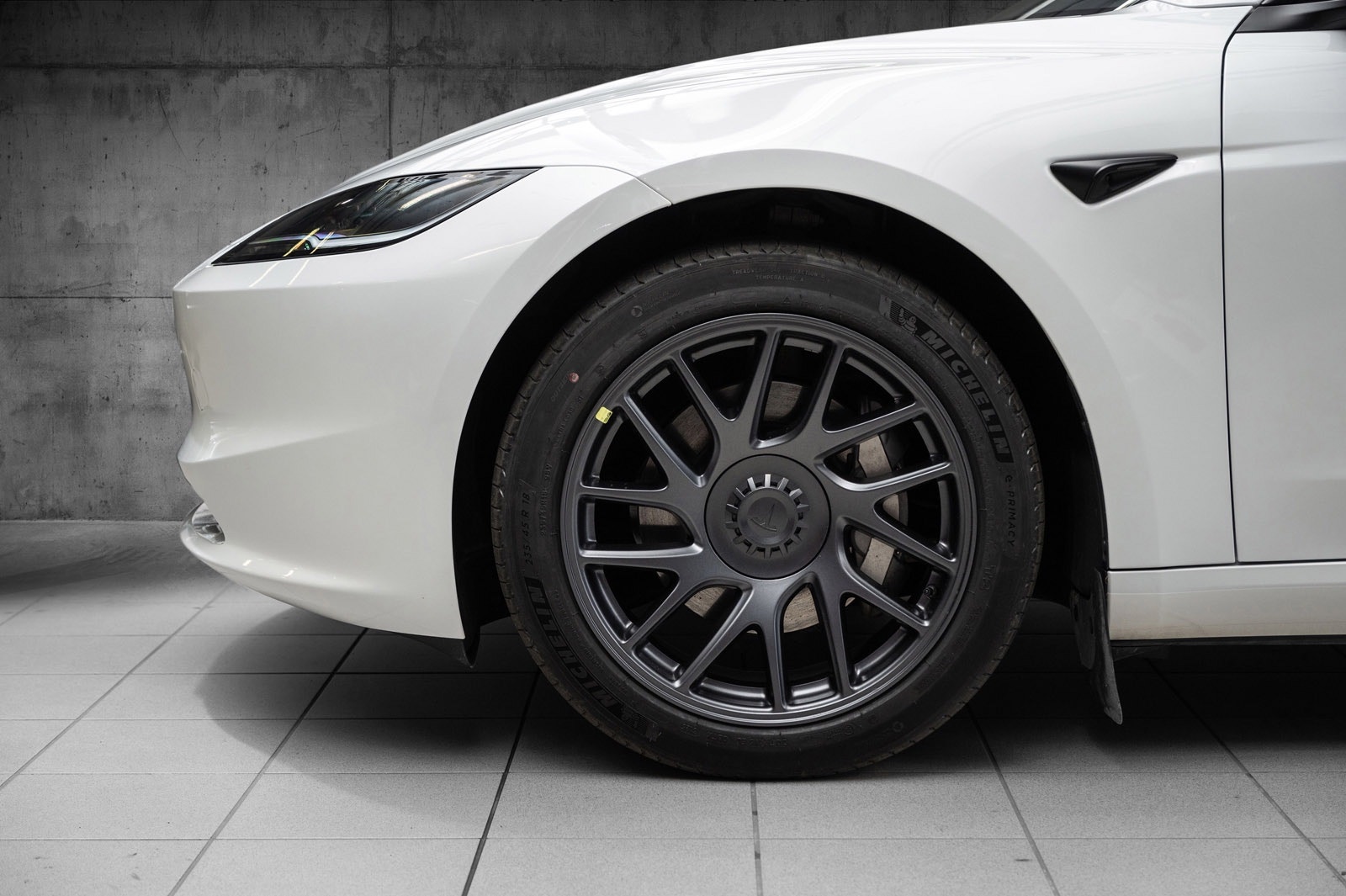 Hovedbilde av Tesla Model 3