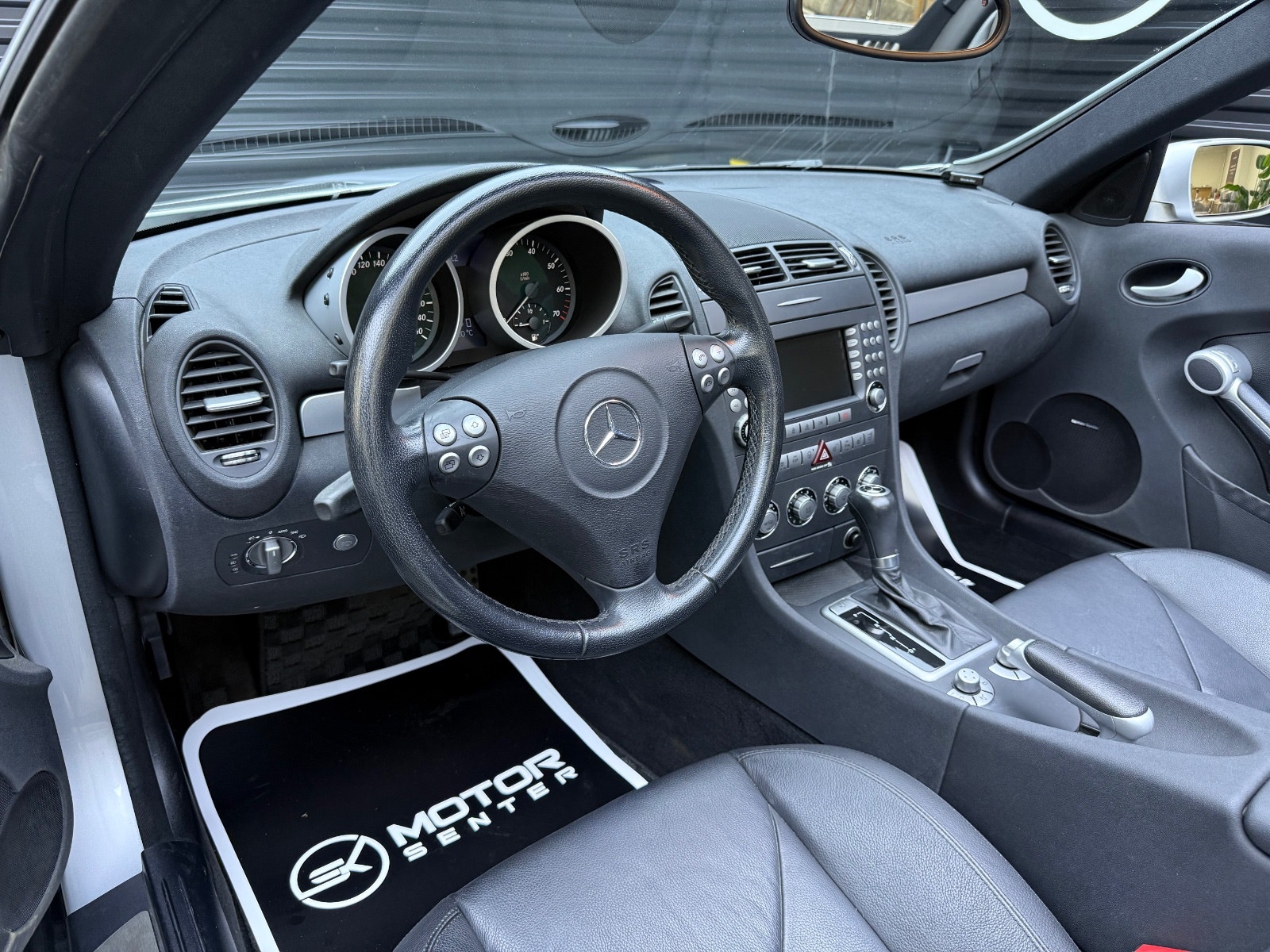 Hovedbilde av Mercedes-Benz SLK350
