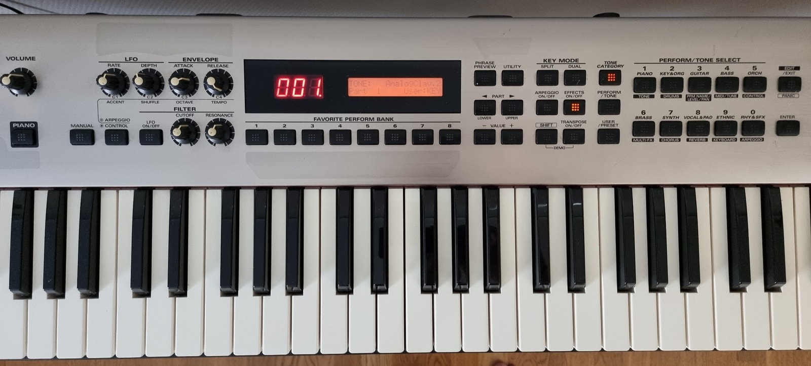 Roland RS-9 64 voice synthesizer | FINN-torget