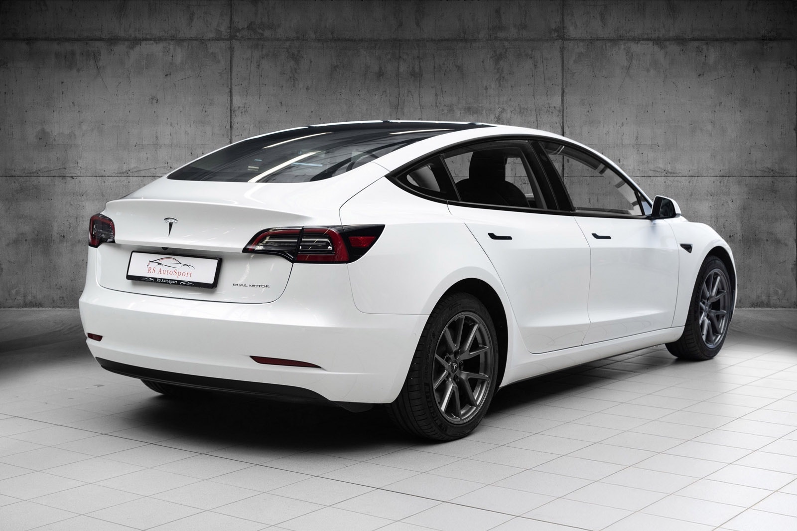 Hovedbilde av Tesla Model 3