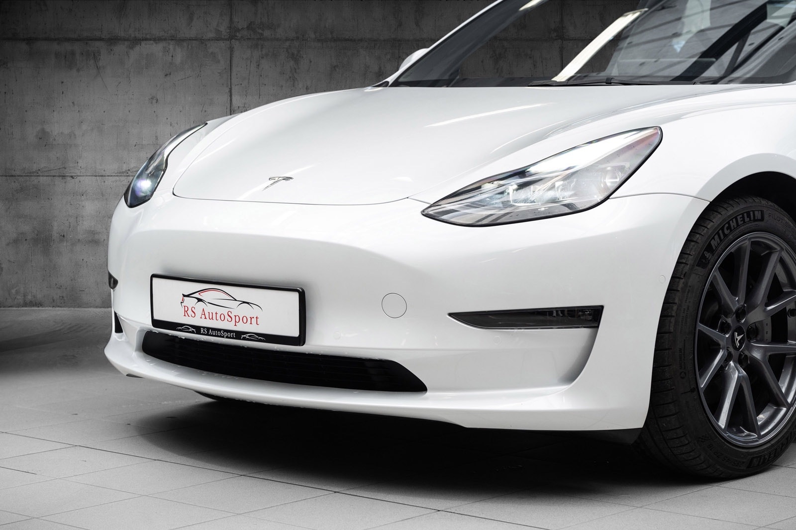 Hovedbilde av Tesla Model 3