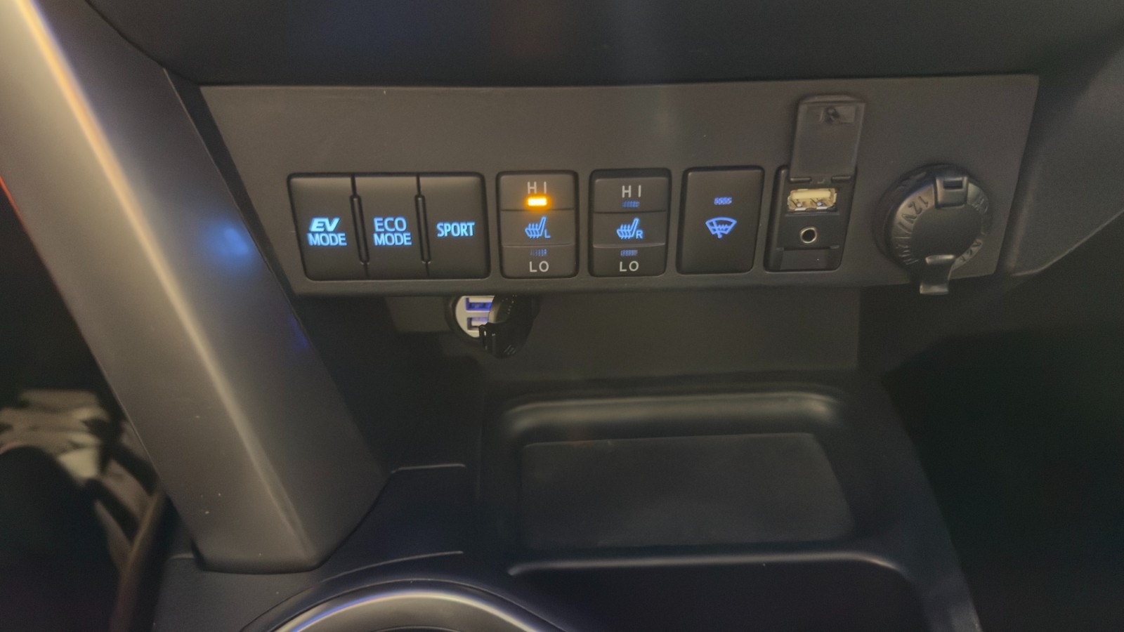 Hovedbilde av Toyota RAV4